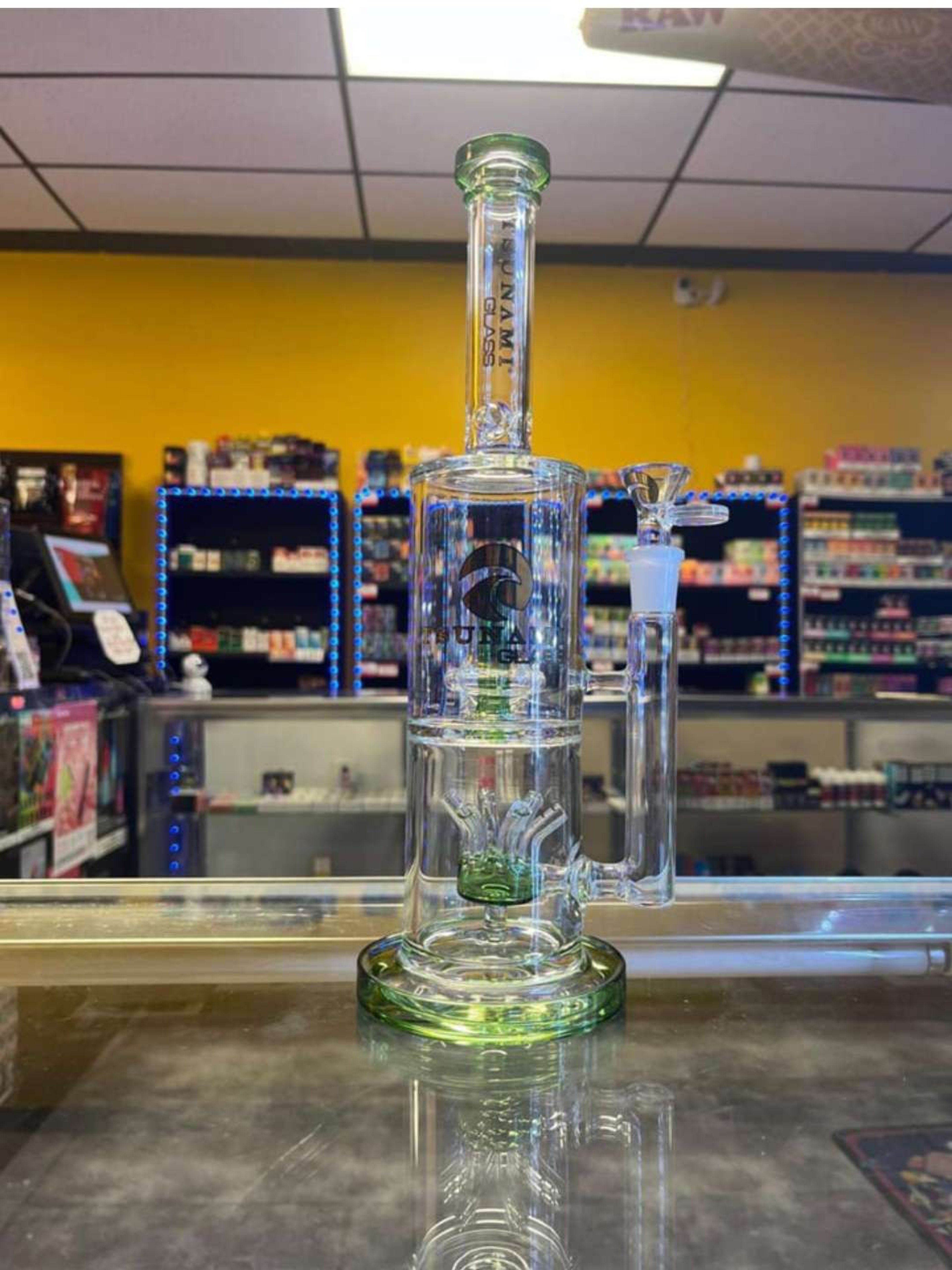 Preview pic of Tsunami Thick Glass Rig