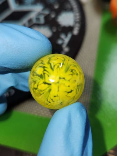 Preview pic of Yellow marble/topper
