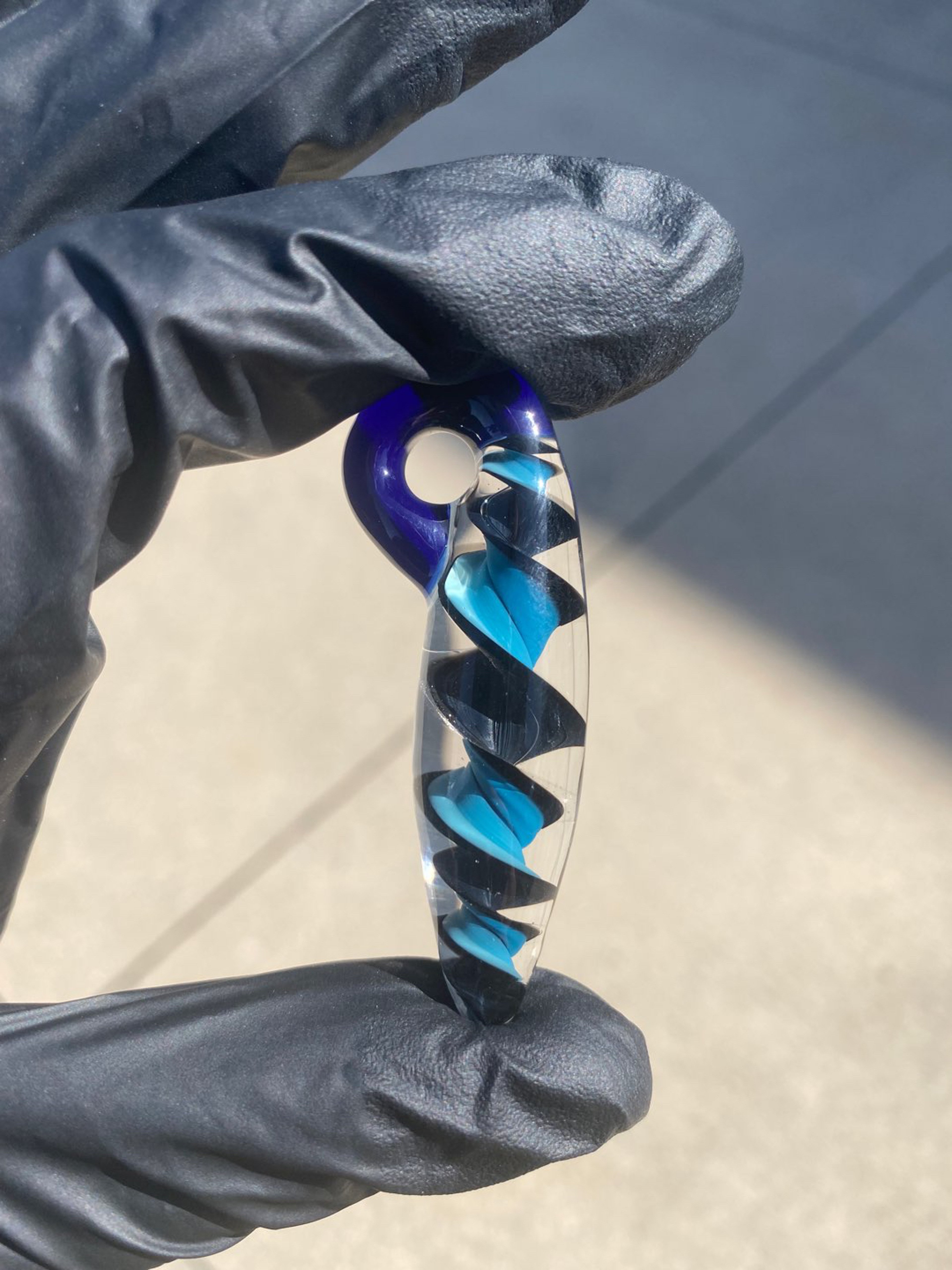 Preview pic of Twist pendant