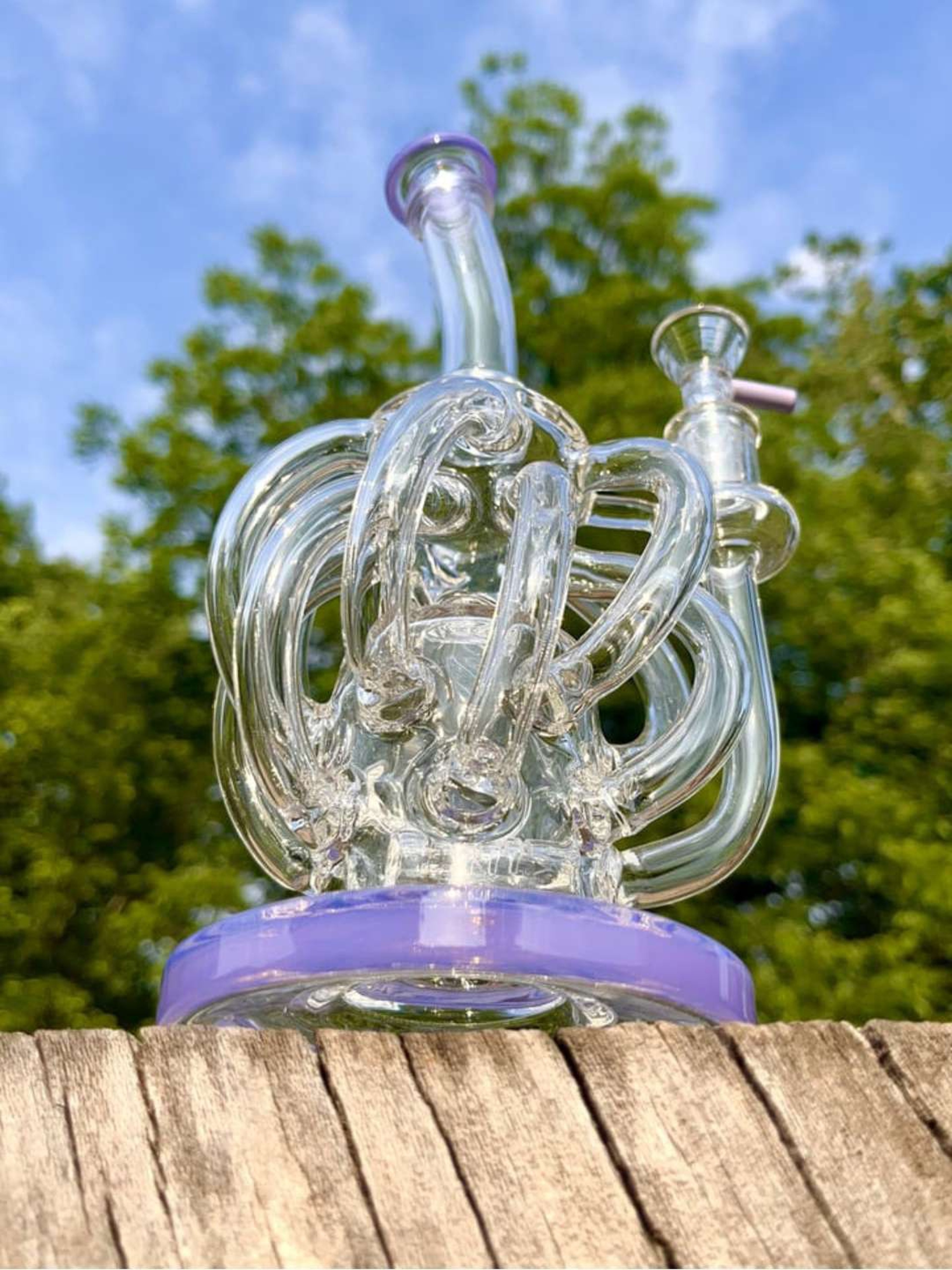 Preview pic of 9" Twisted Glass Recycler Rig