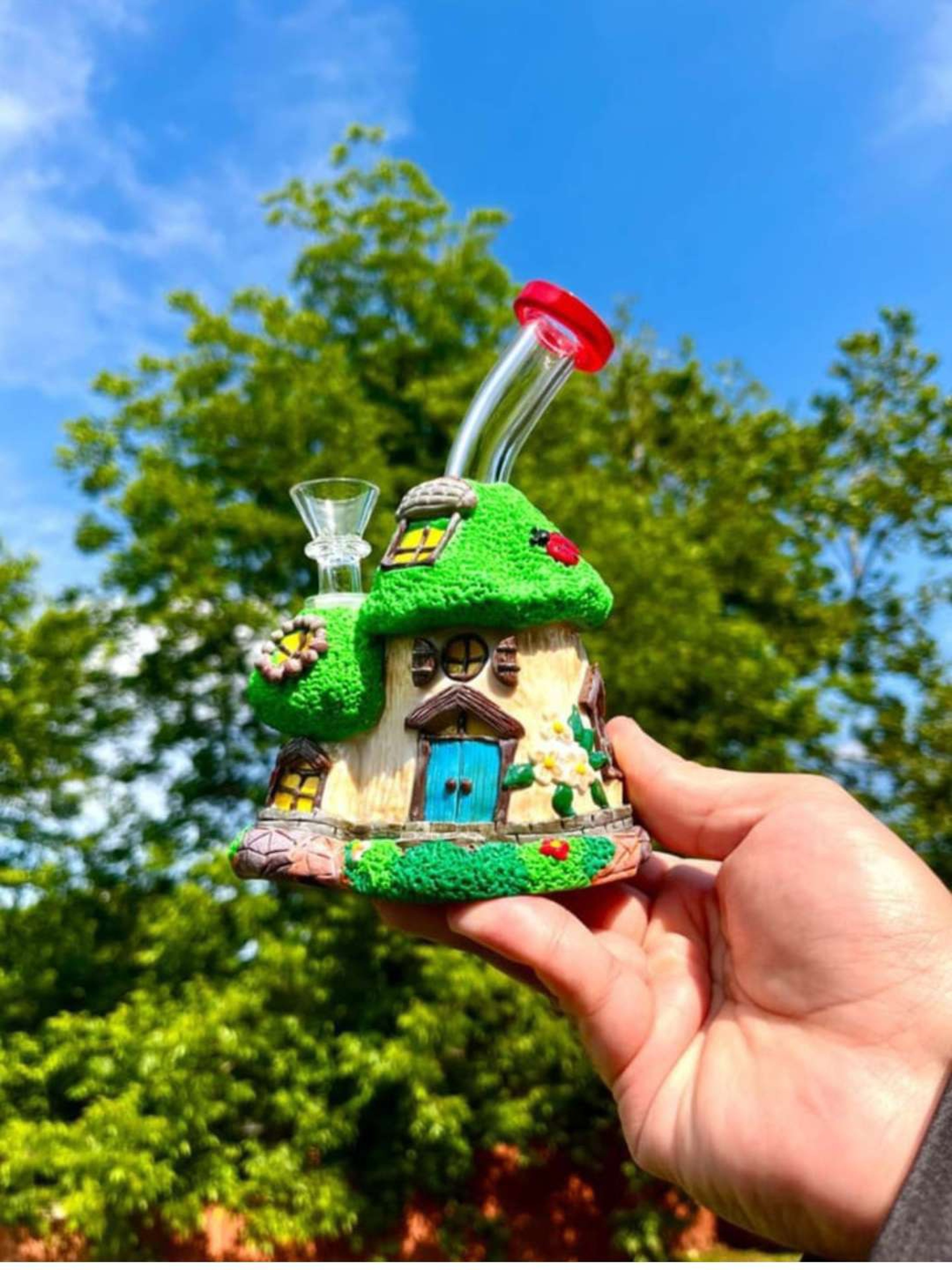 Preview pic of Mario Green House Ceramic Glass Recycler Rig