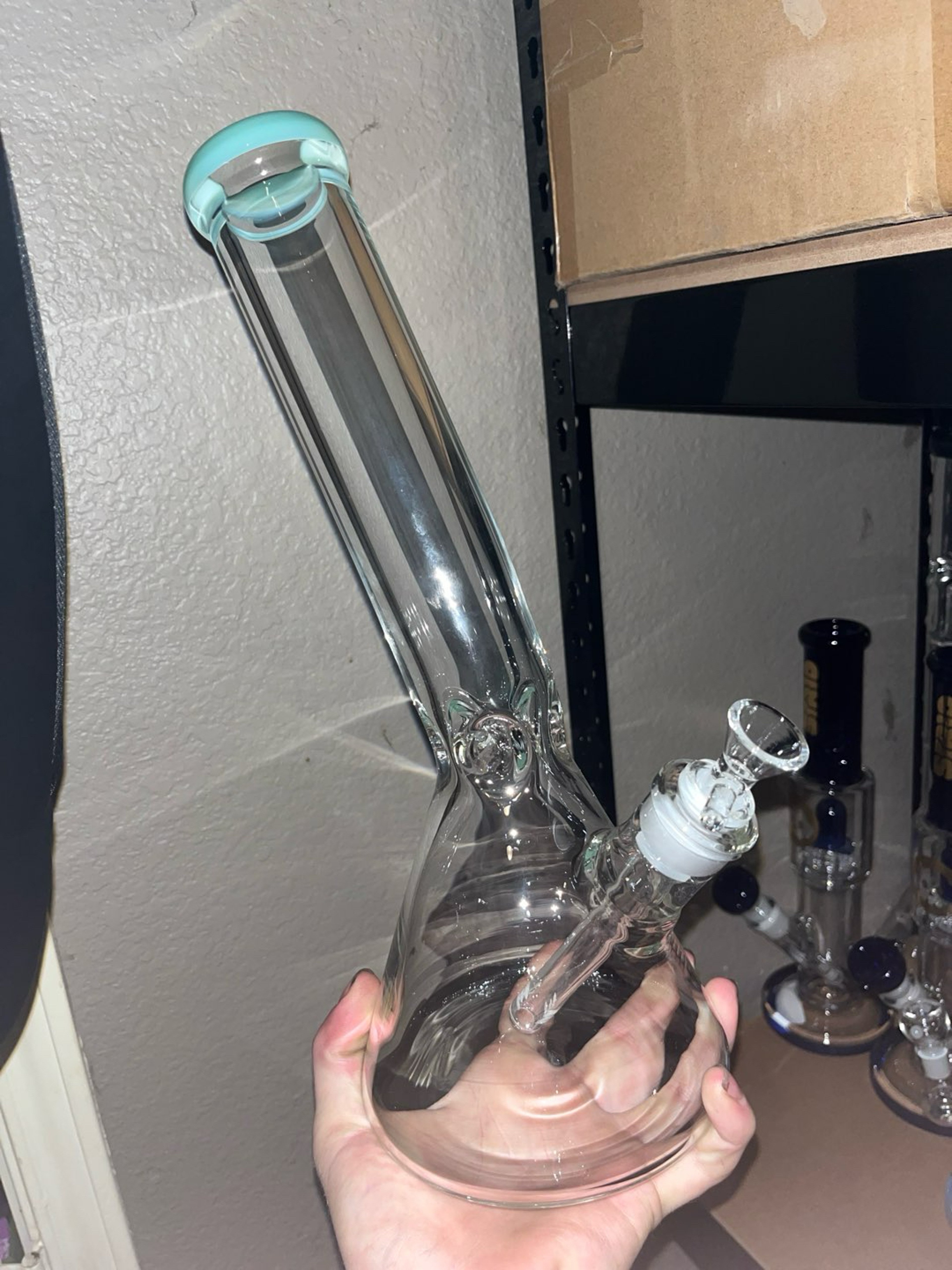 Preview pic of Thick Glassed Bent Neck Bong