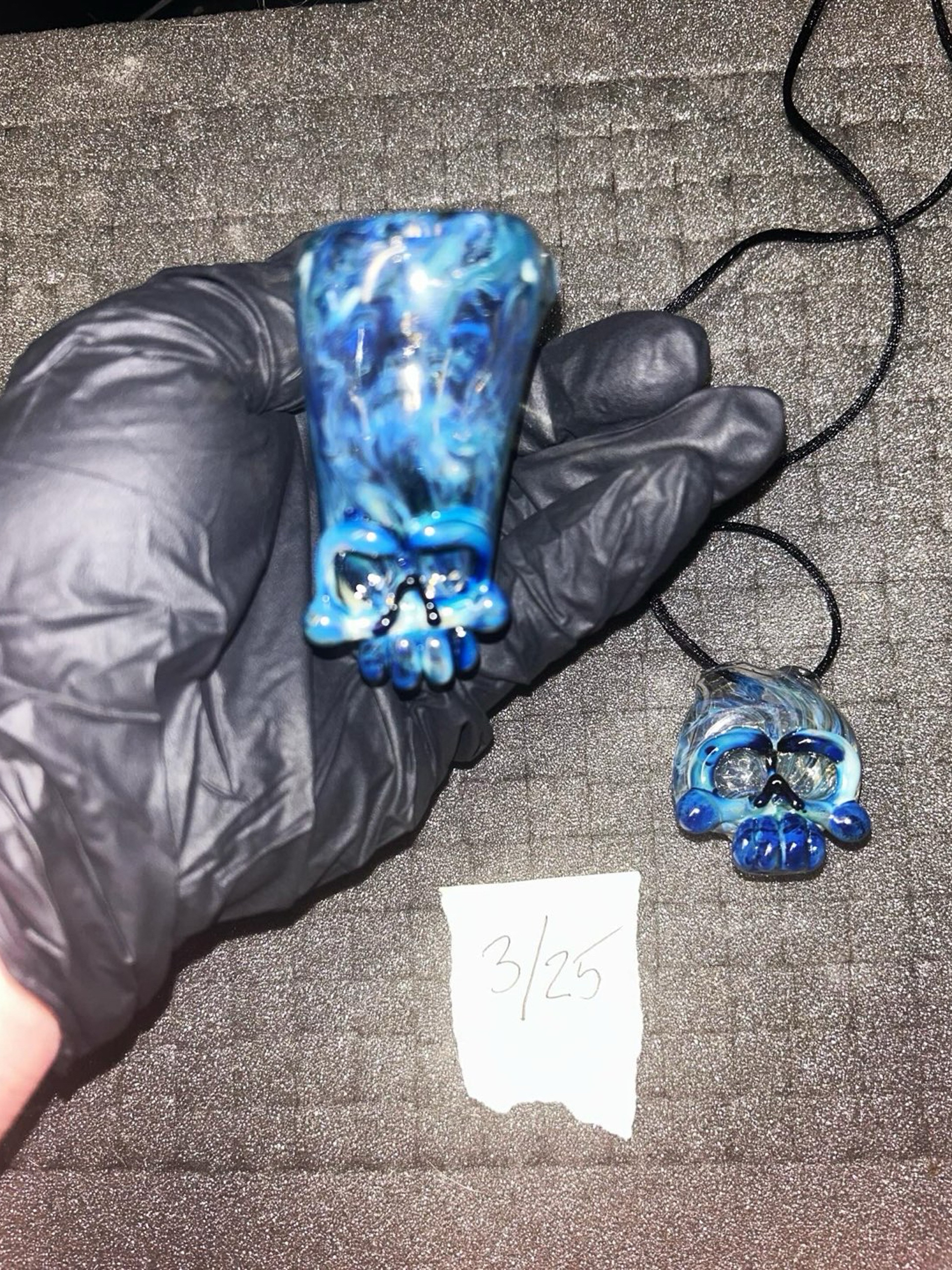 Preview pic of Skull lock and pendant