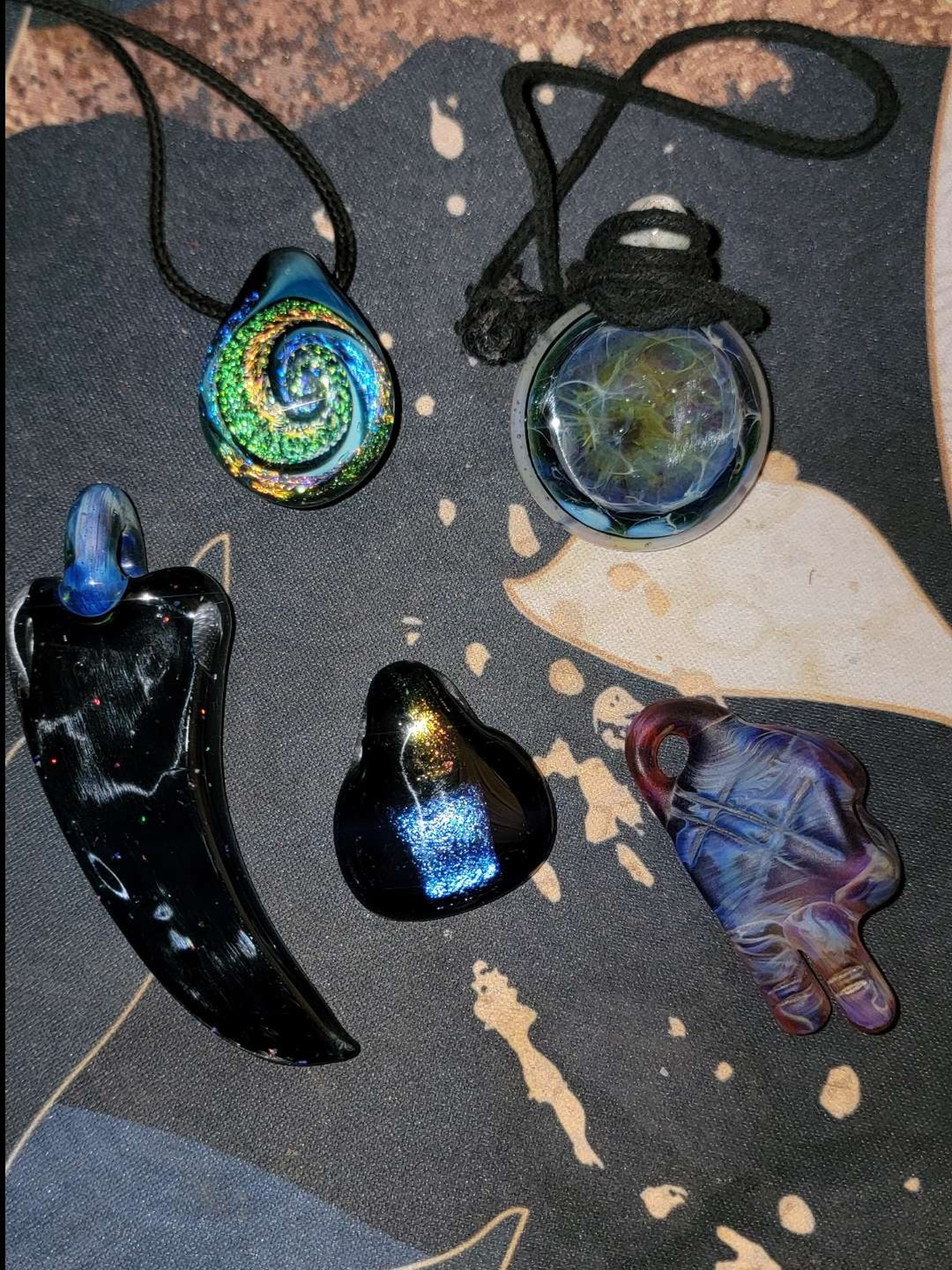 Preview pic of Heady pendant bundle