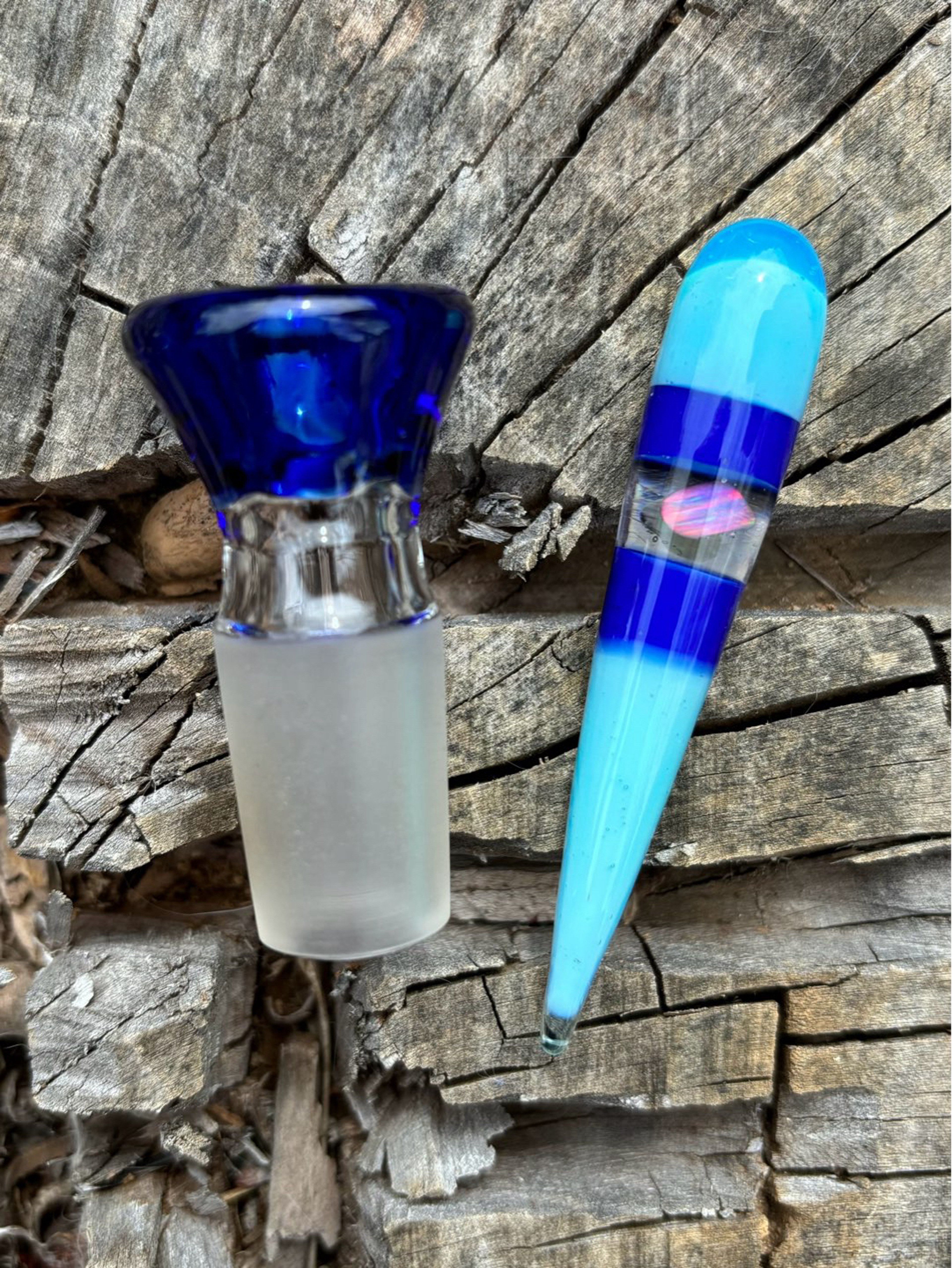 Preview pic of 18mm 4-hole cobalt opal poker set