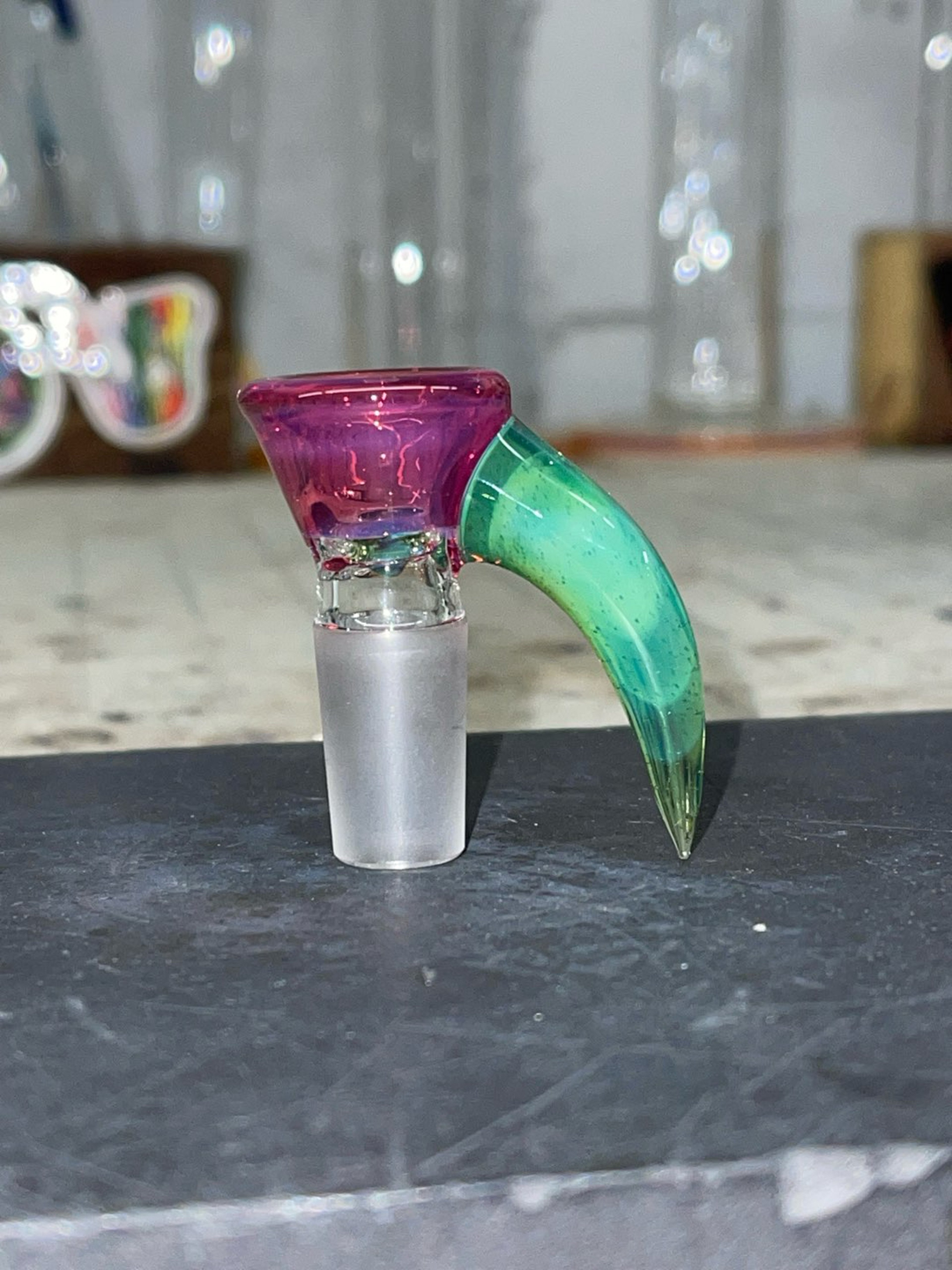 Preview pic of 14mm, 2 holes, karmaline bowl and sea slime horn