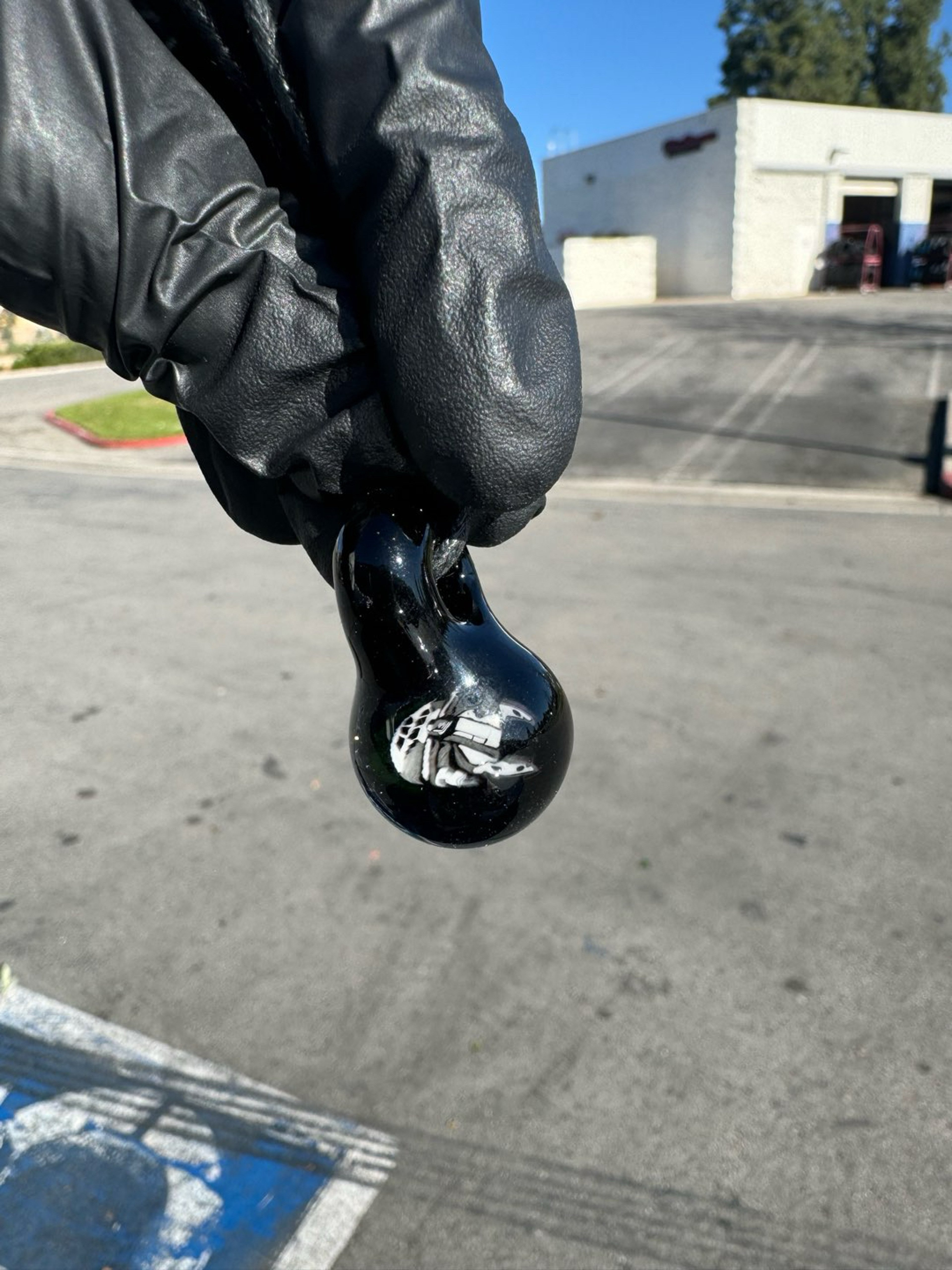 Preview pic of Keys glass black pendy