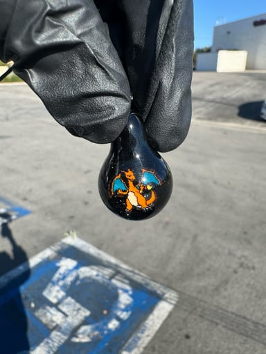 Preview pic of Key glass Black pendy