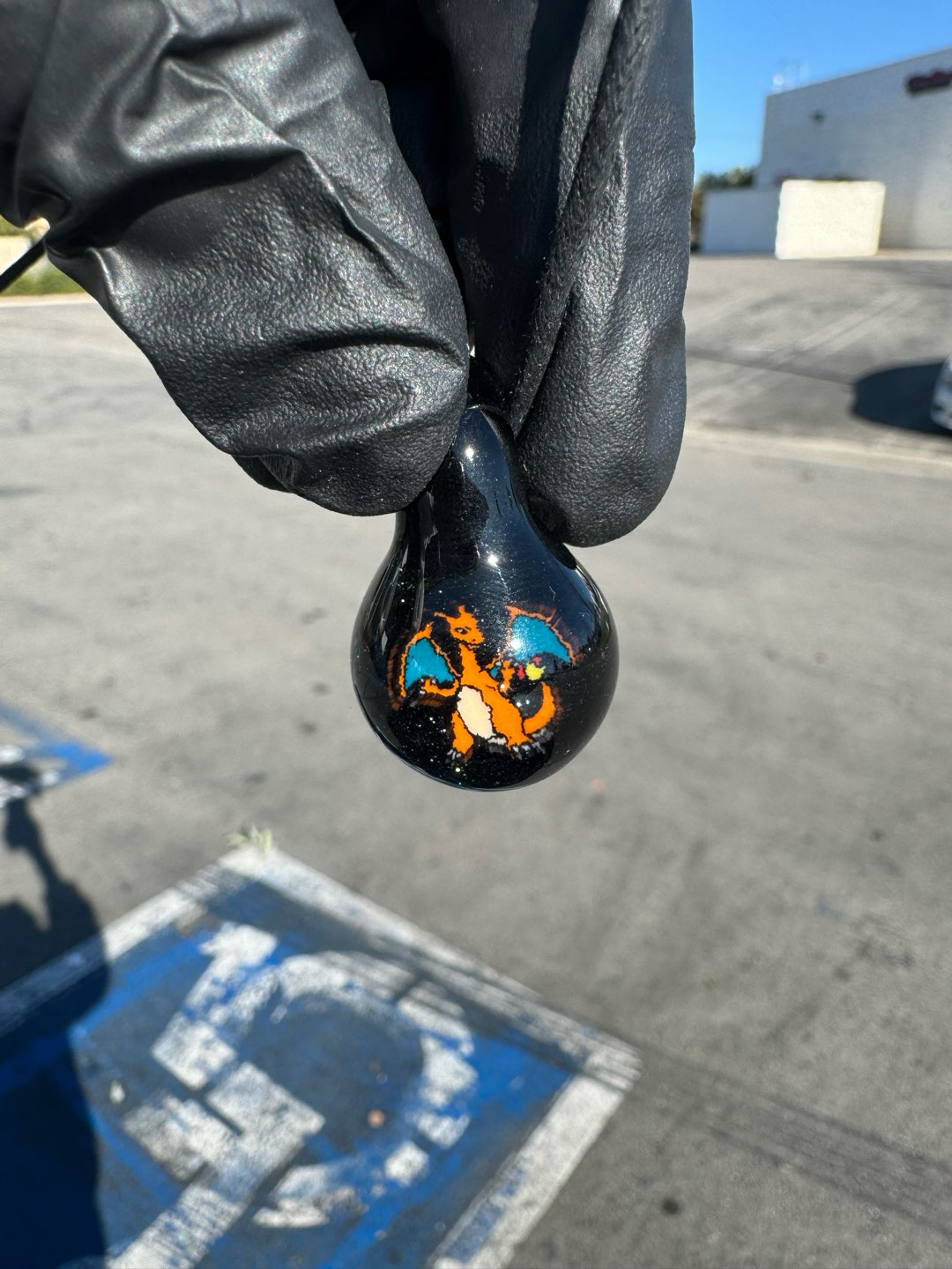 Preview pic of Key glass Black pendy