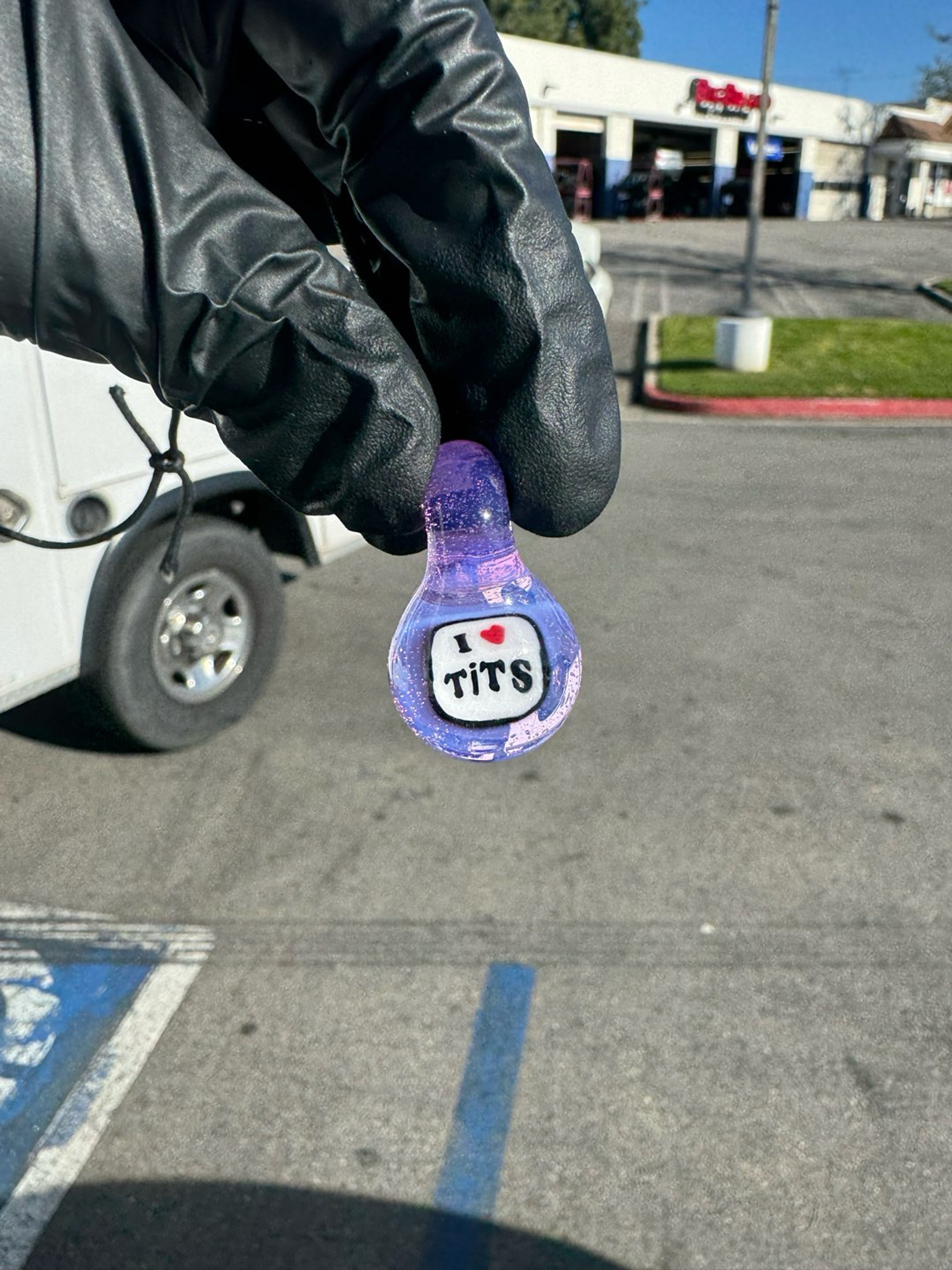 Preview pic of Keys glass lilac pendy
