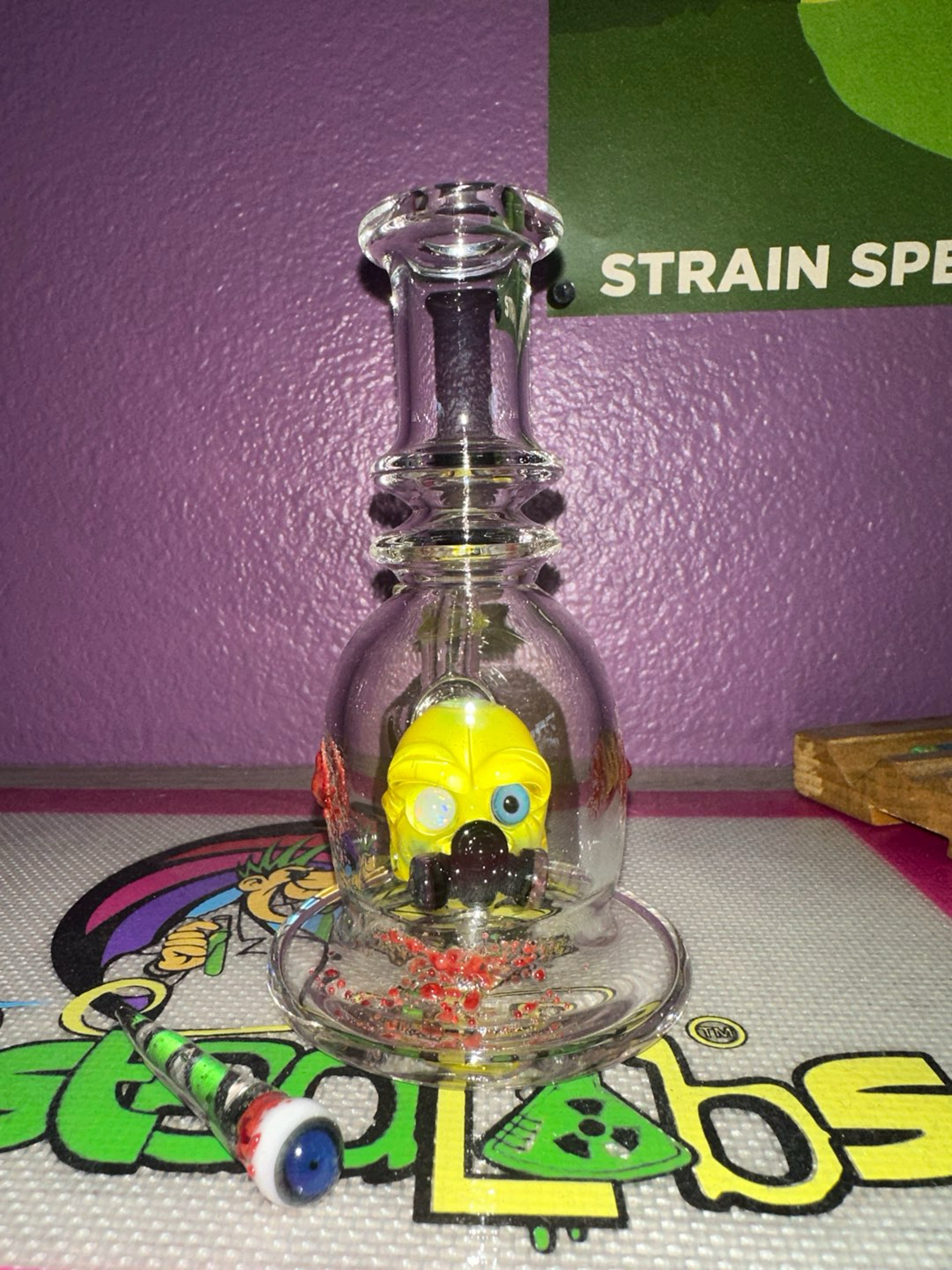 Preview pic of Mango trapped head