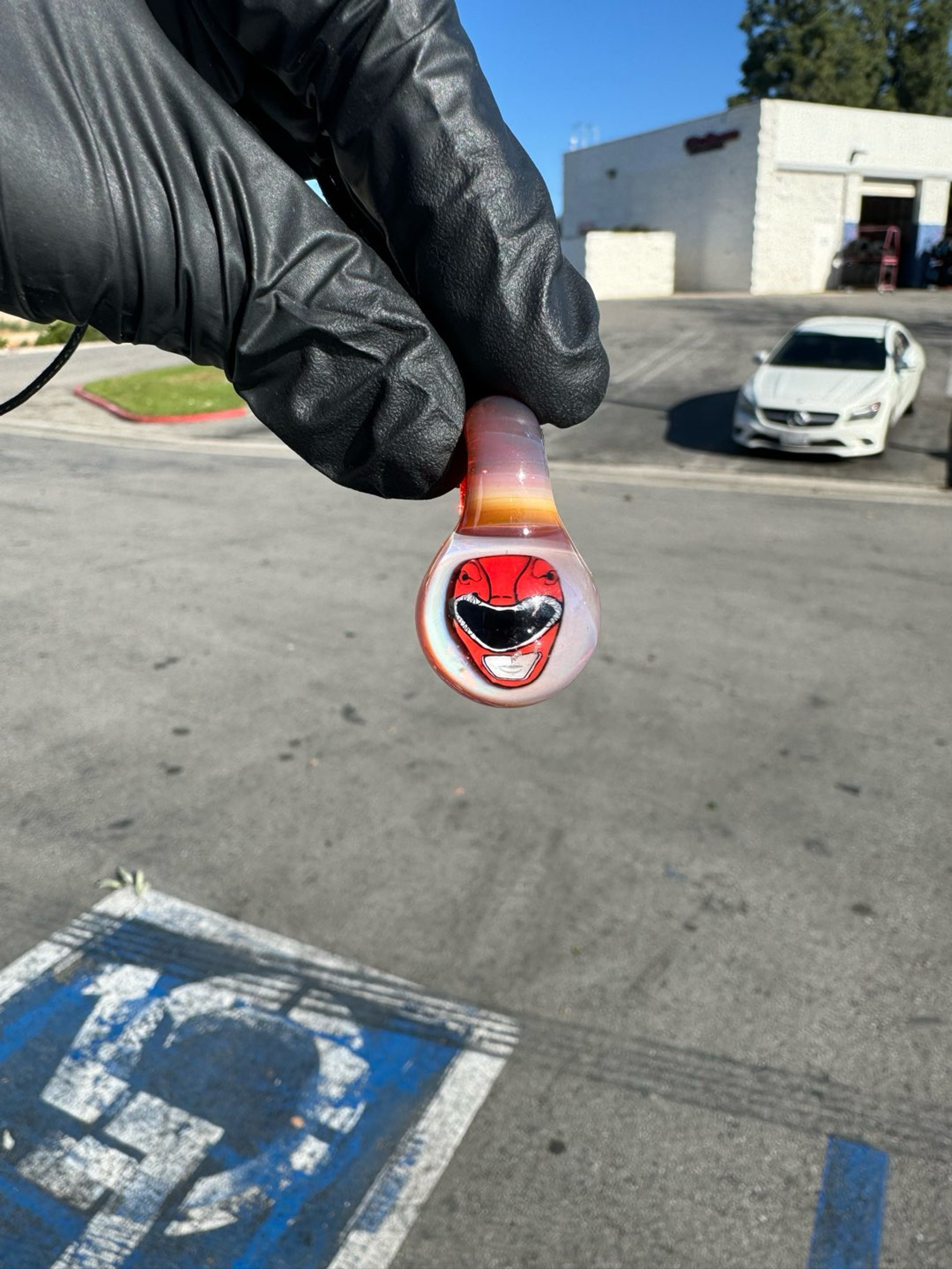 Preview pic of Keys glass red/white pendy