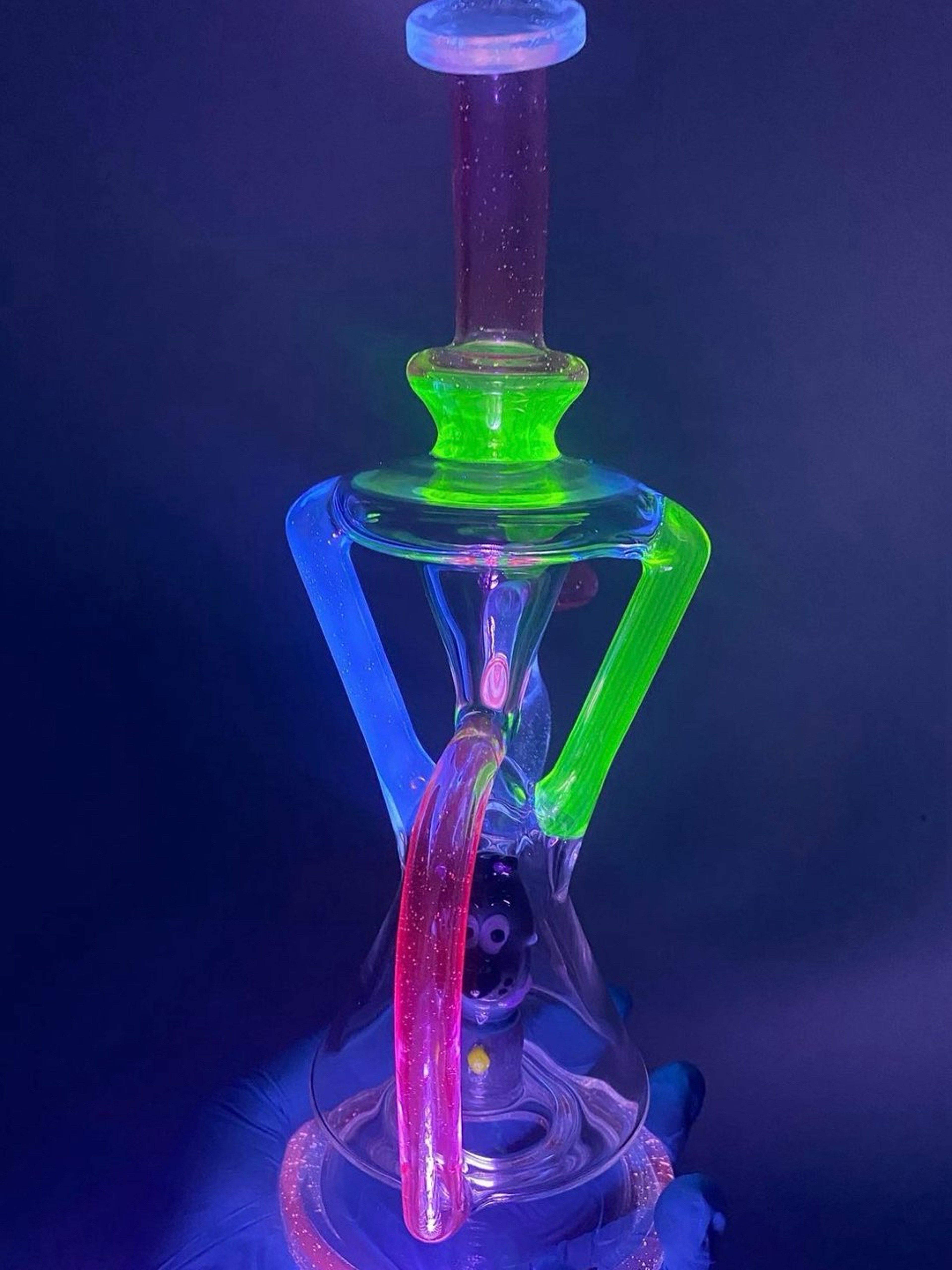Preview pic of 1 of 1 Custom Uzzi glass Scooby doo UV active recycler