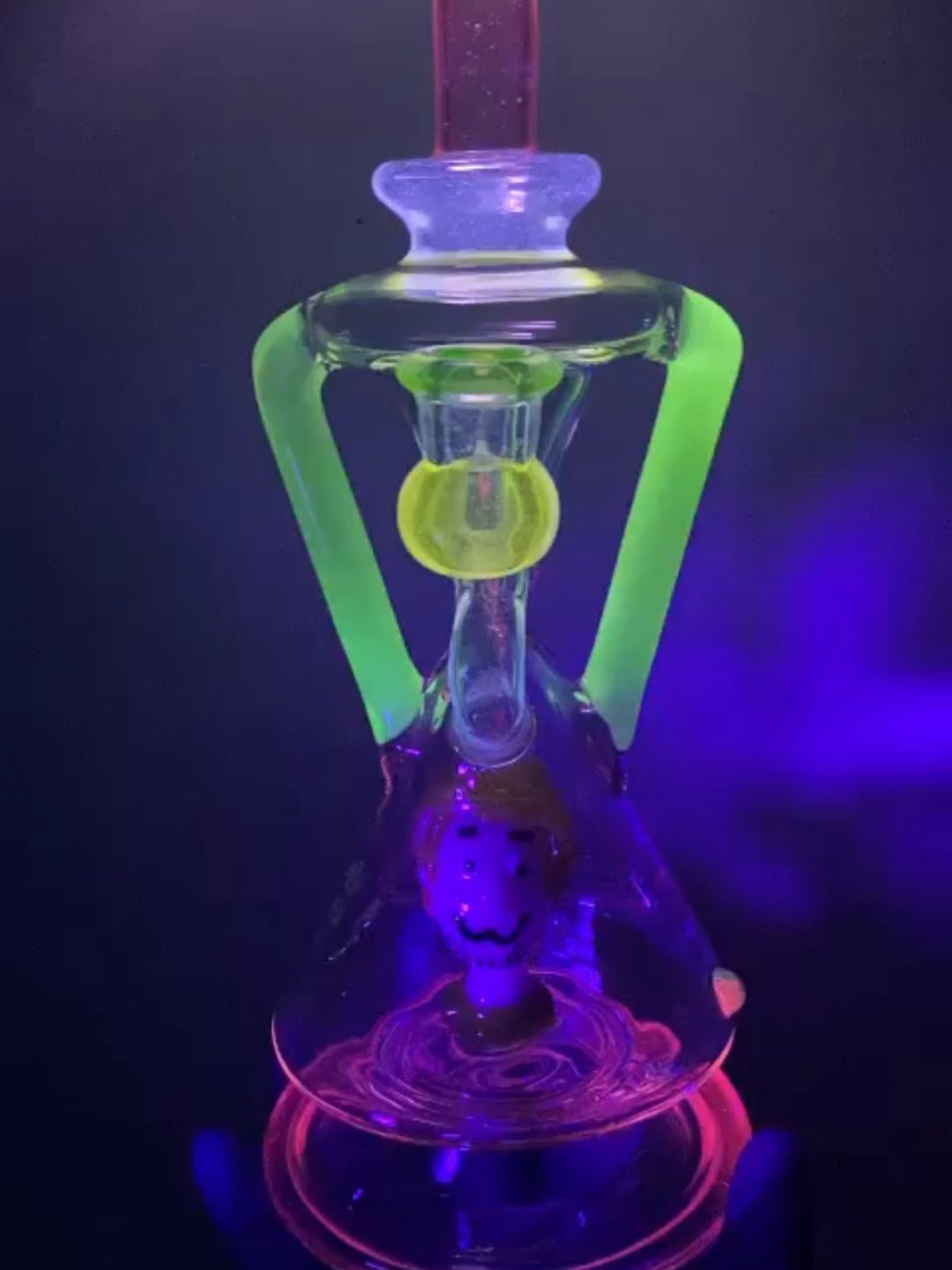 Preview pic of 1 of 1 Uzzi glass uv active shaggy recycler