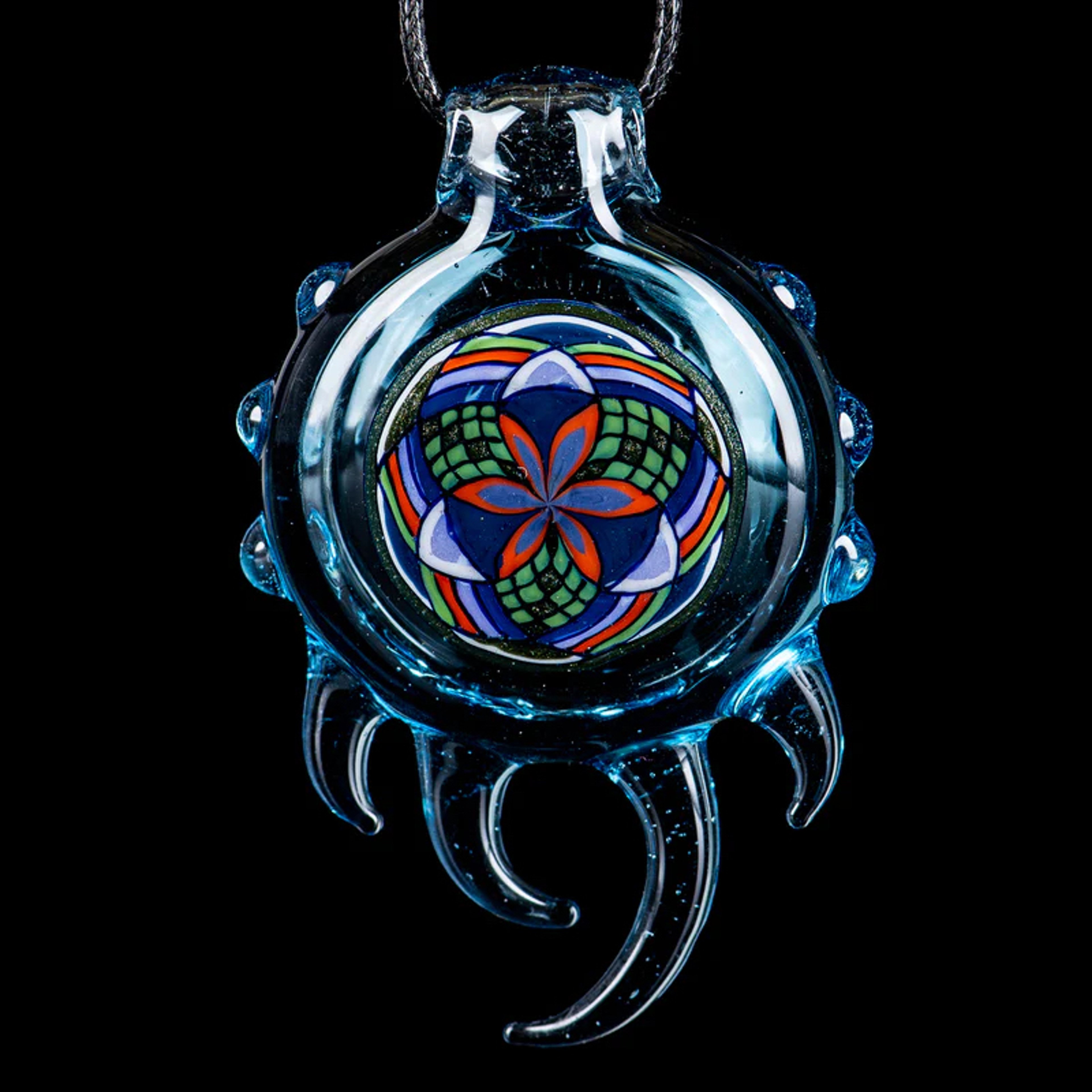 Preview pic of Freeek glass pendant
