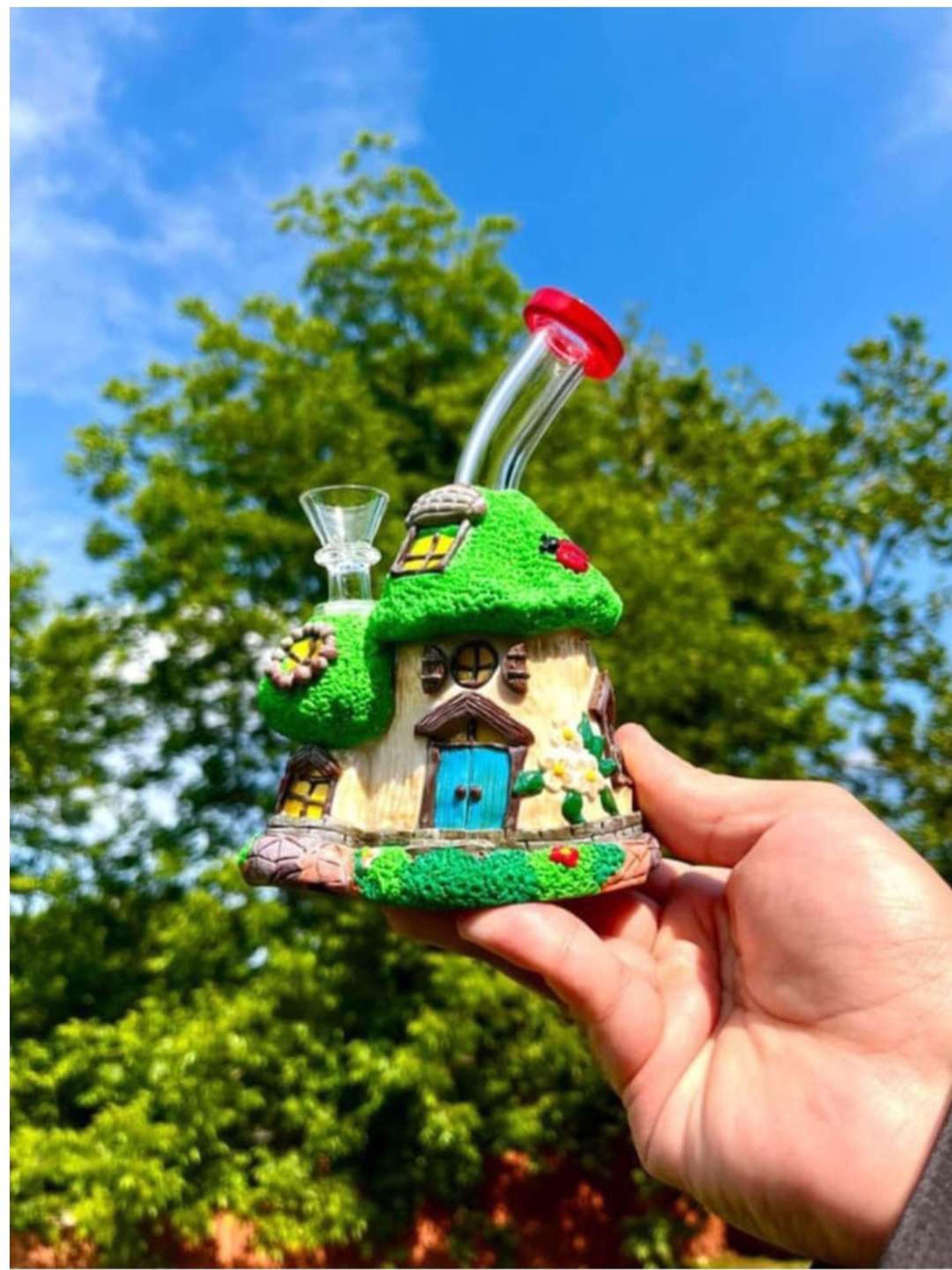 Preview pic of Mario Green house ceramic Glass Rig