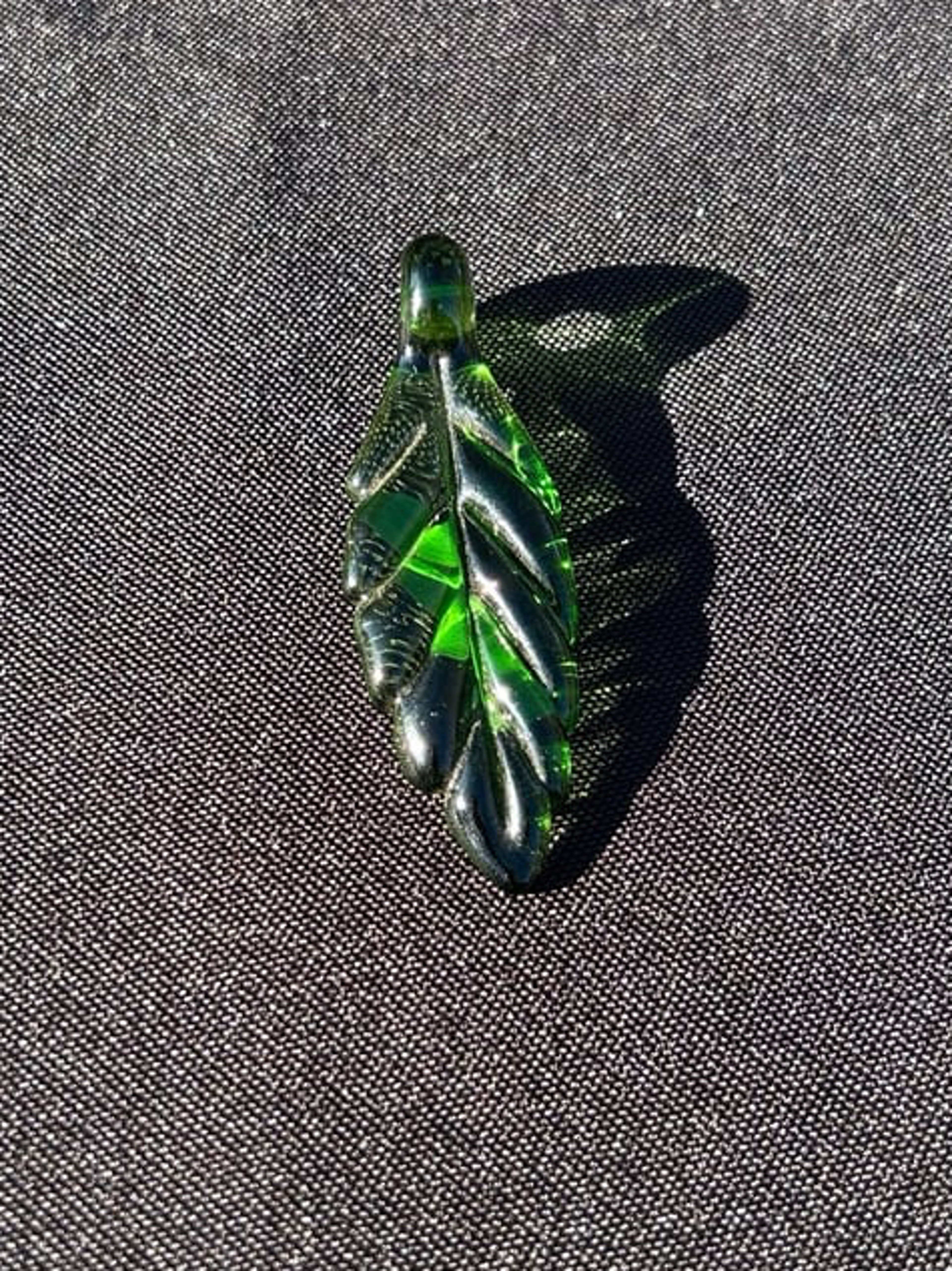 Preview pic of PlugaNug Green Leaf Pendant