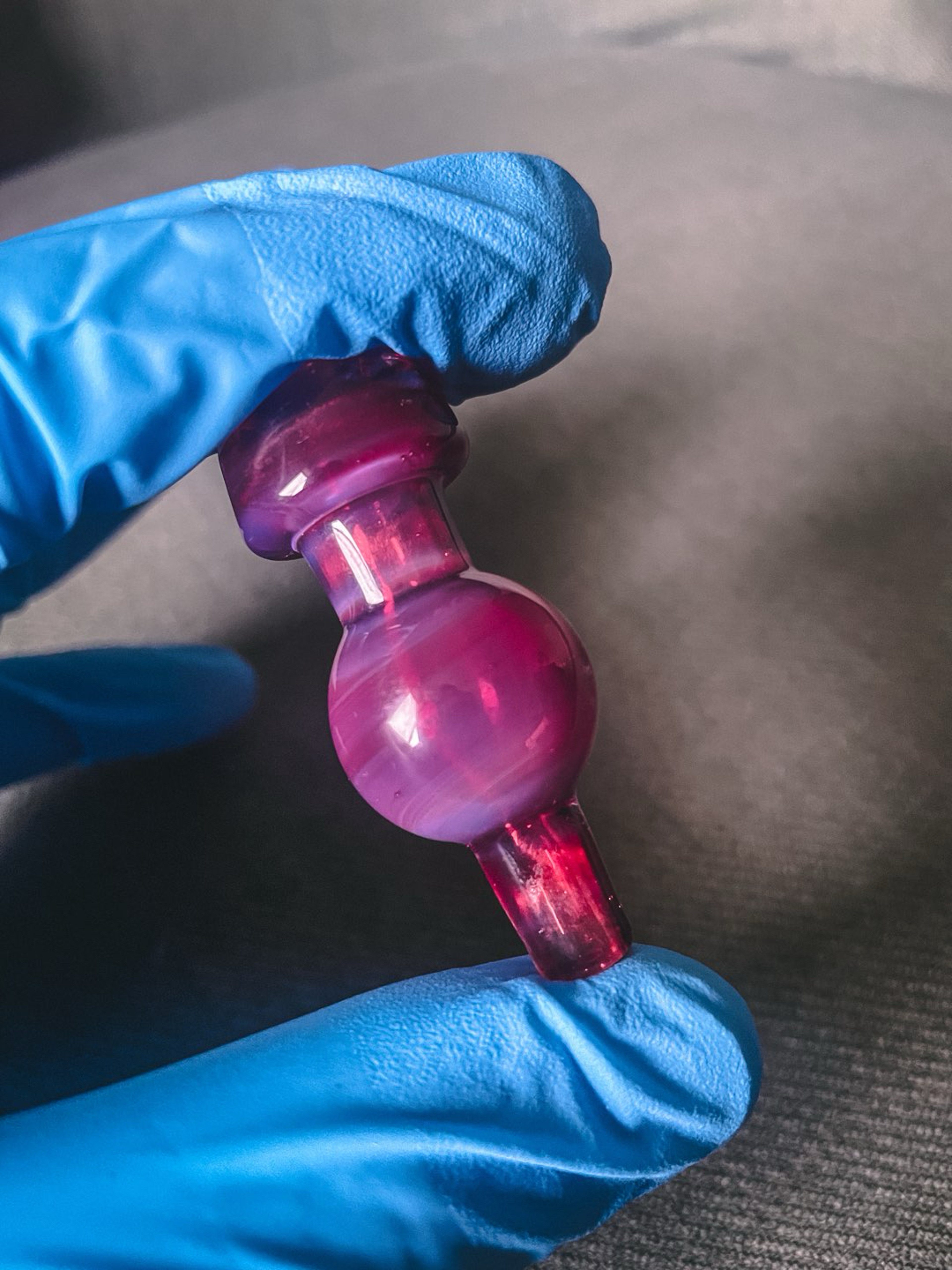 Preview pic of Kevlar glass telemagenta bubble cap