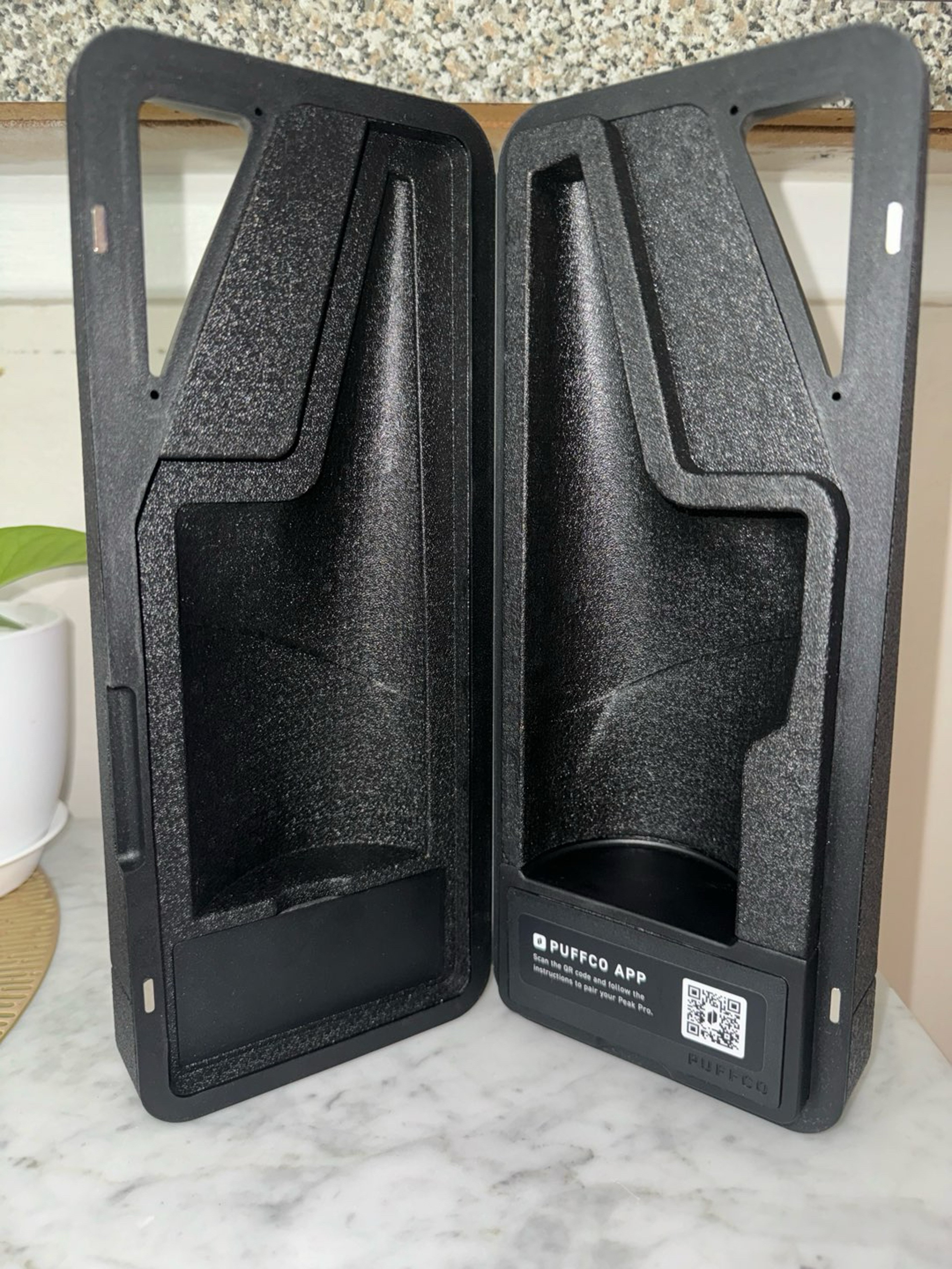 Preview pic of Puffco Peak Pro 2.0 carrying case