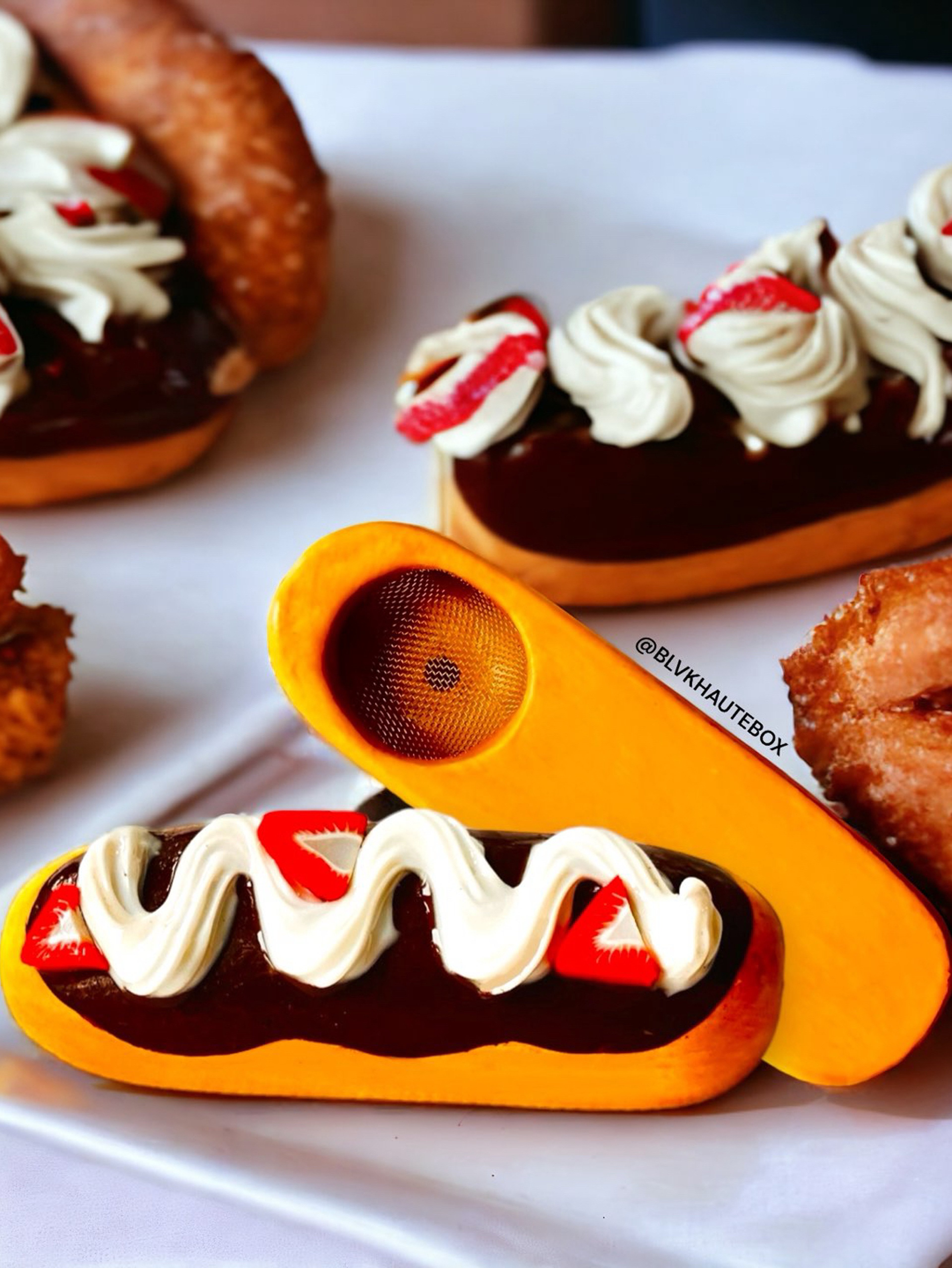 Preview pic of ‘Chocolate Eclair’ Ceramic Hand Pipe