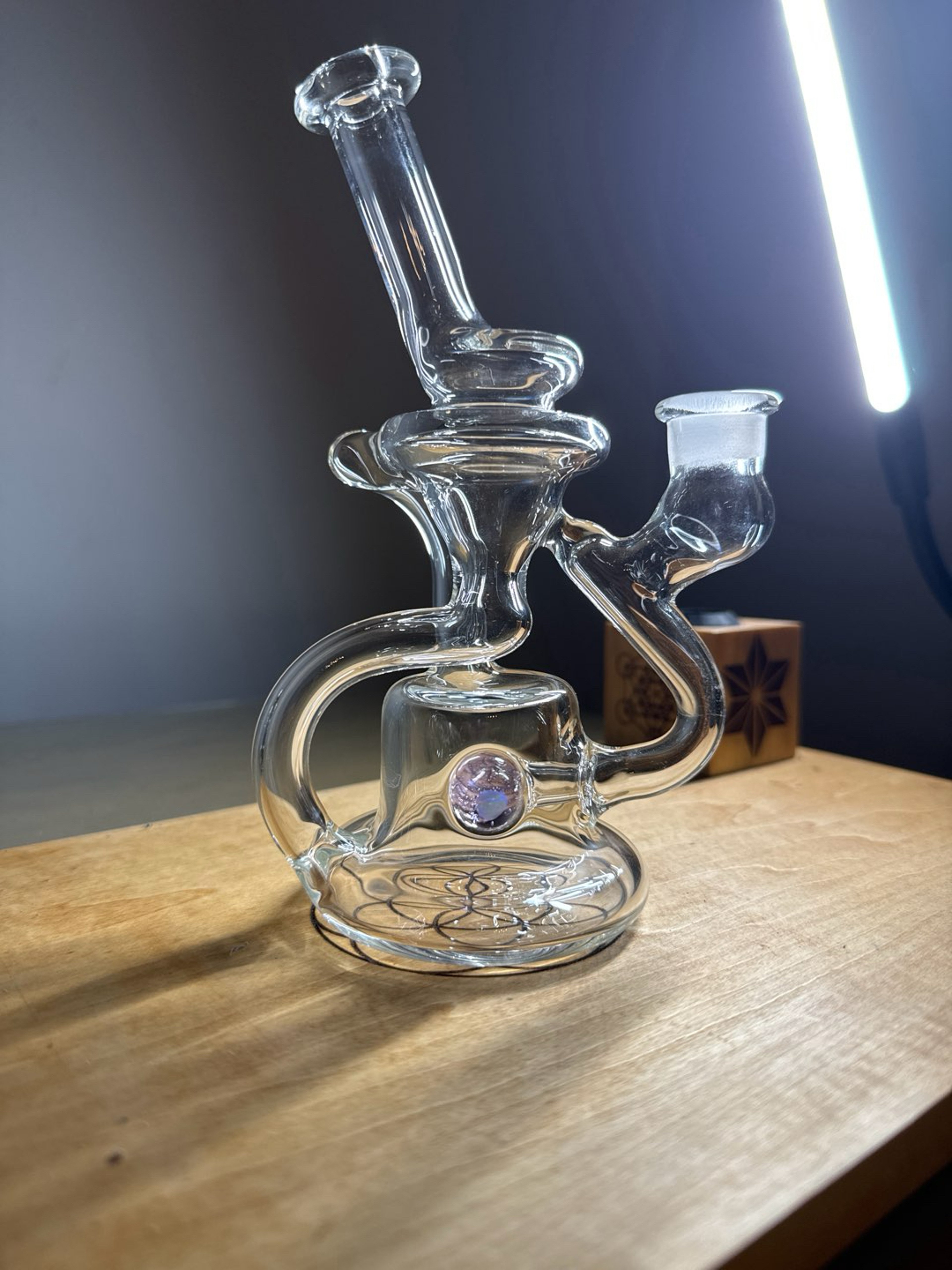 Preview pic of 14mm cristobreaksglass single uptake recycler with purple opal