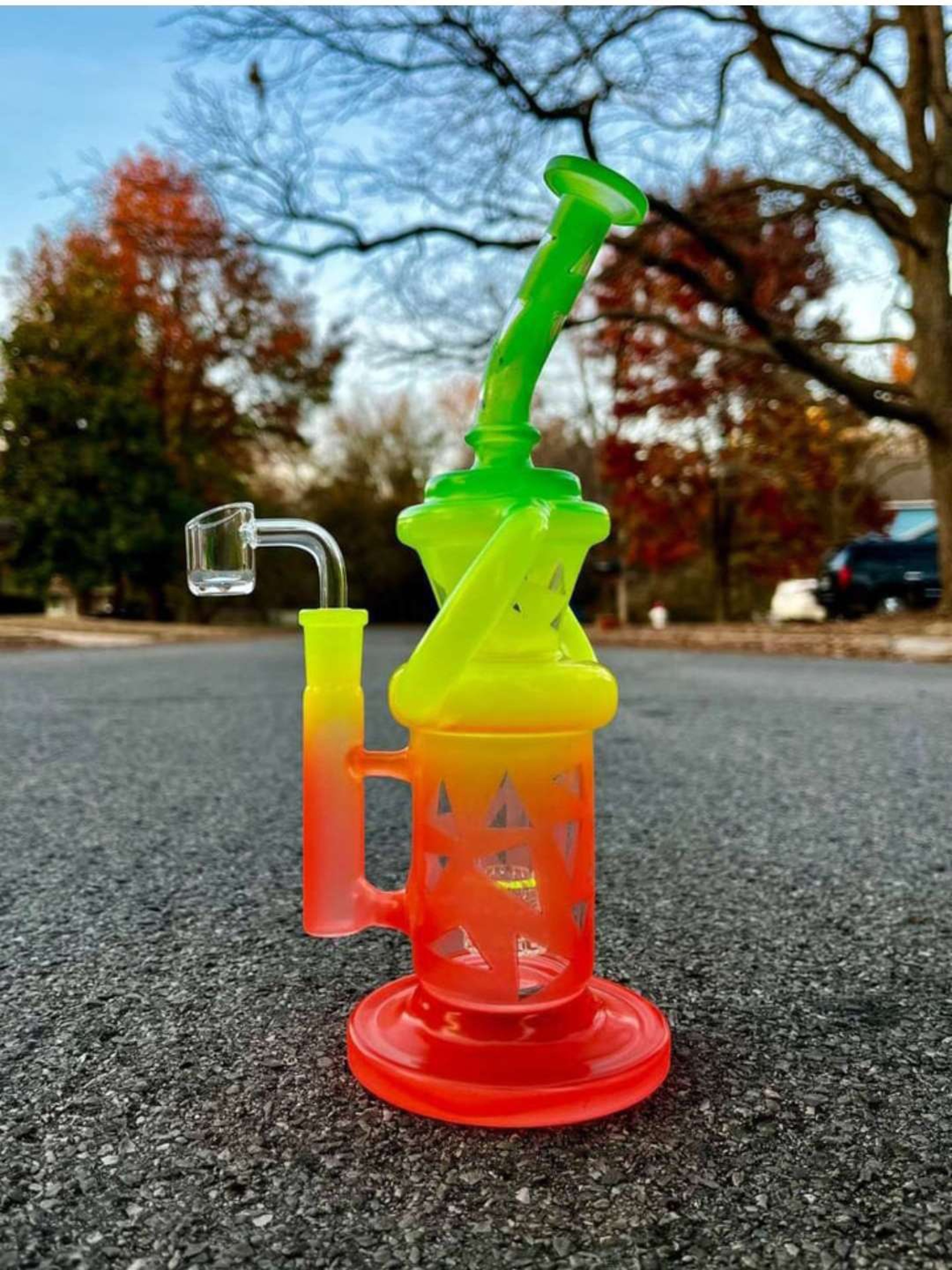 Preview pic of Rainbow Glass Recycler Rig 10"