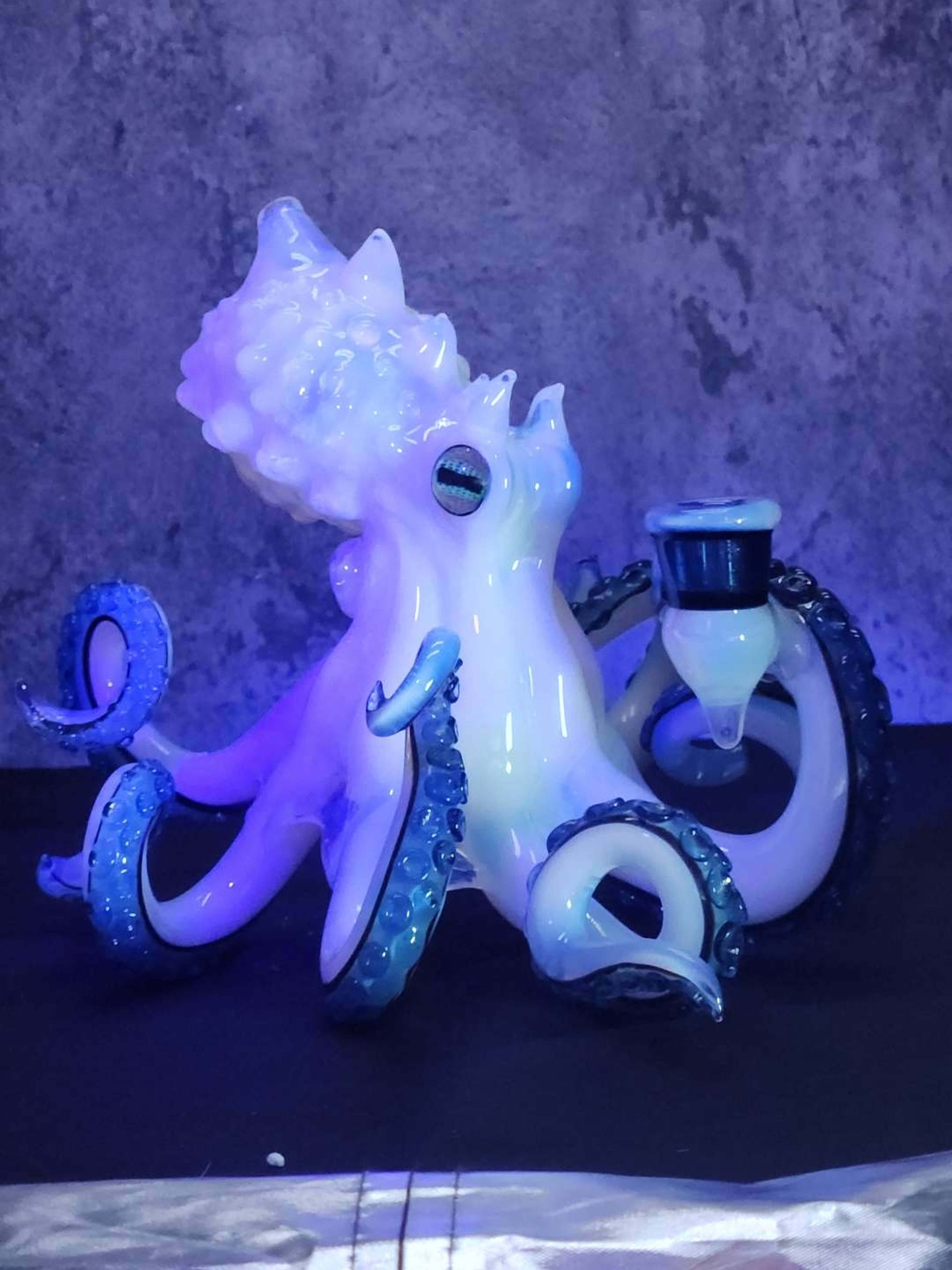 Preview pic of Mako octopus 🐙 with uv glow ✨️420 sale