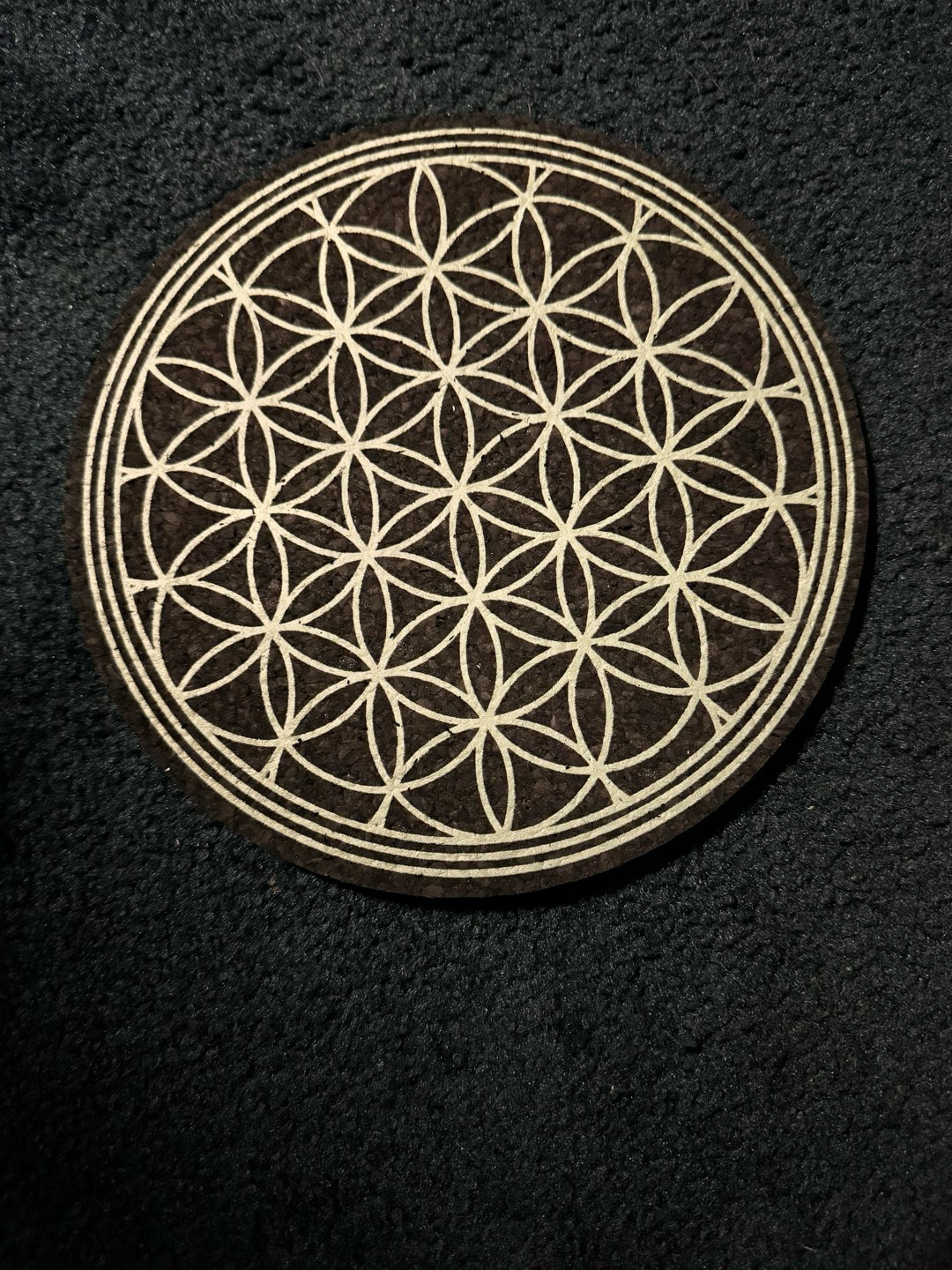Preview pic of Flower of life 8” circle moodmat