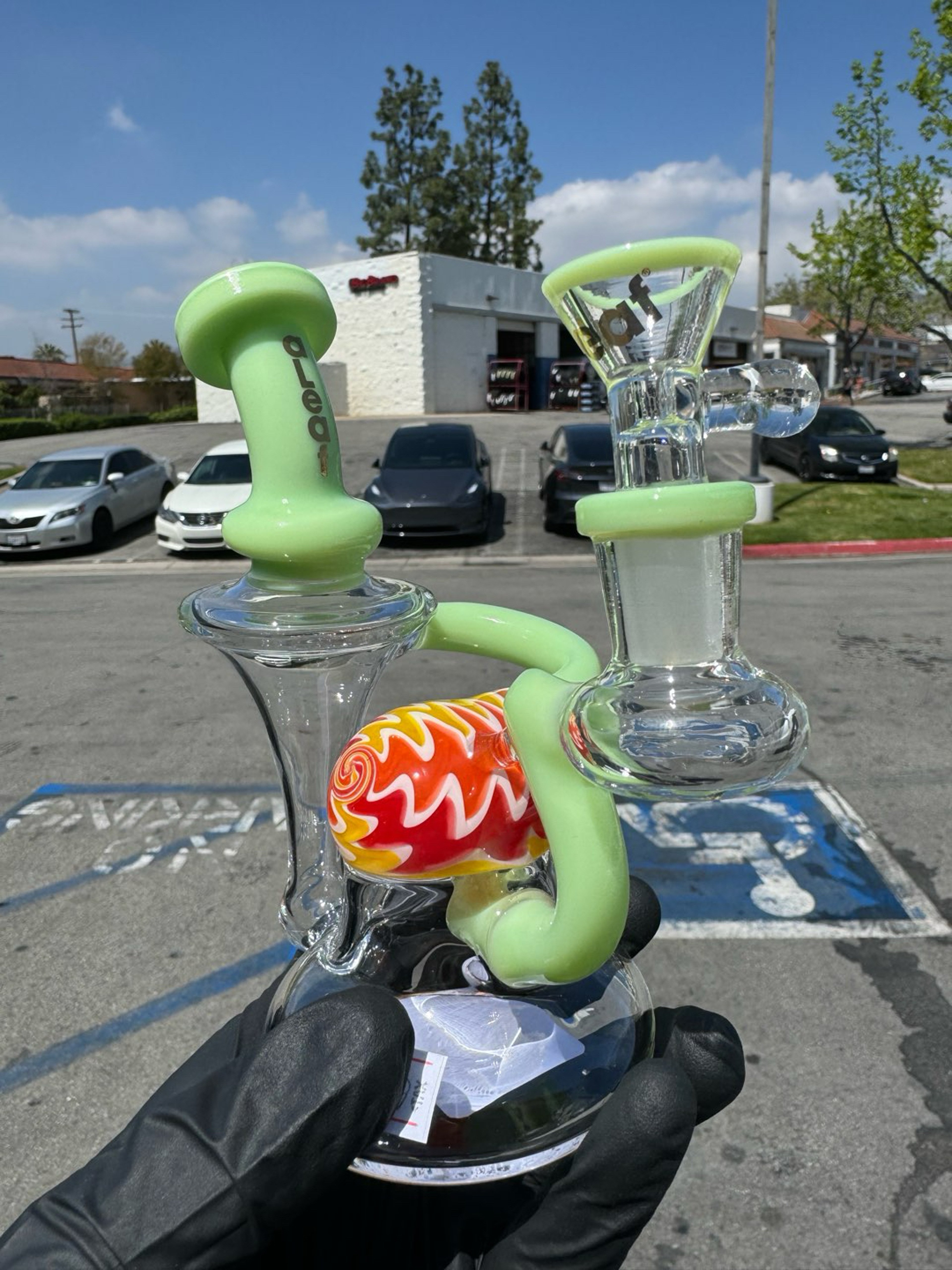 Preview pic of Slime green aleaf rig