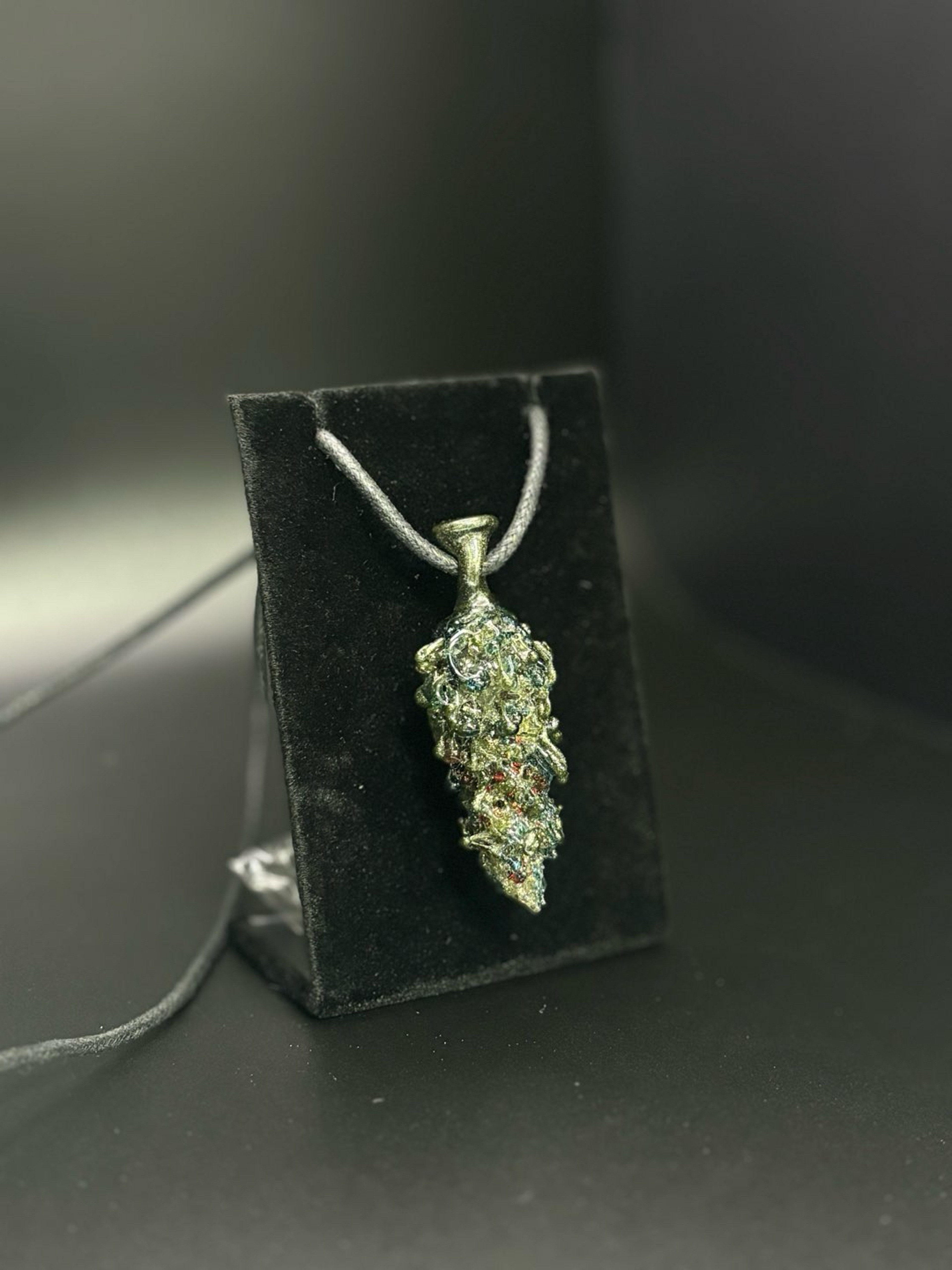 Preview pic of Mini flower pendy