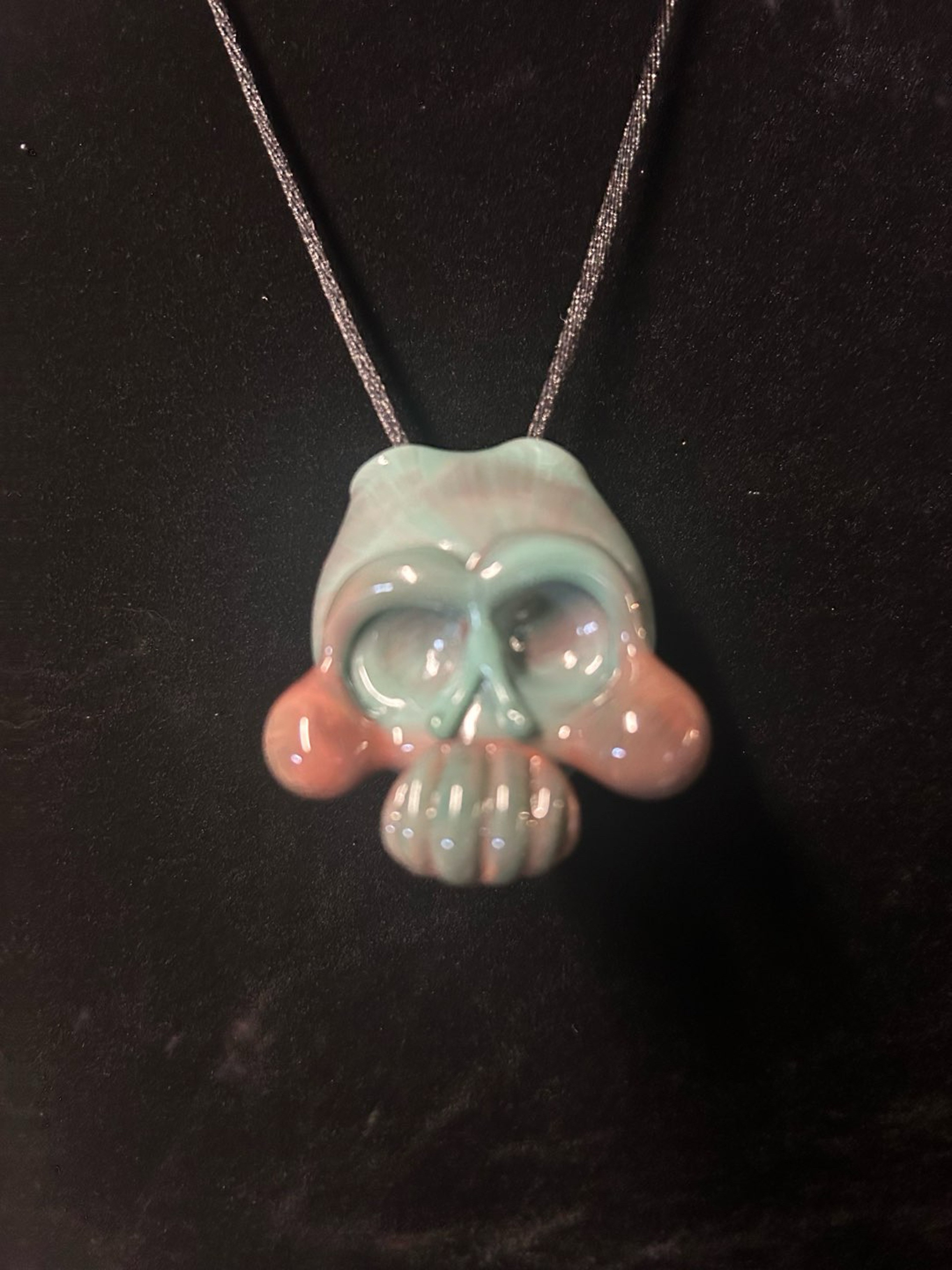 Preview pic of Skull pendant turquoise