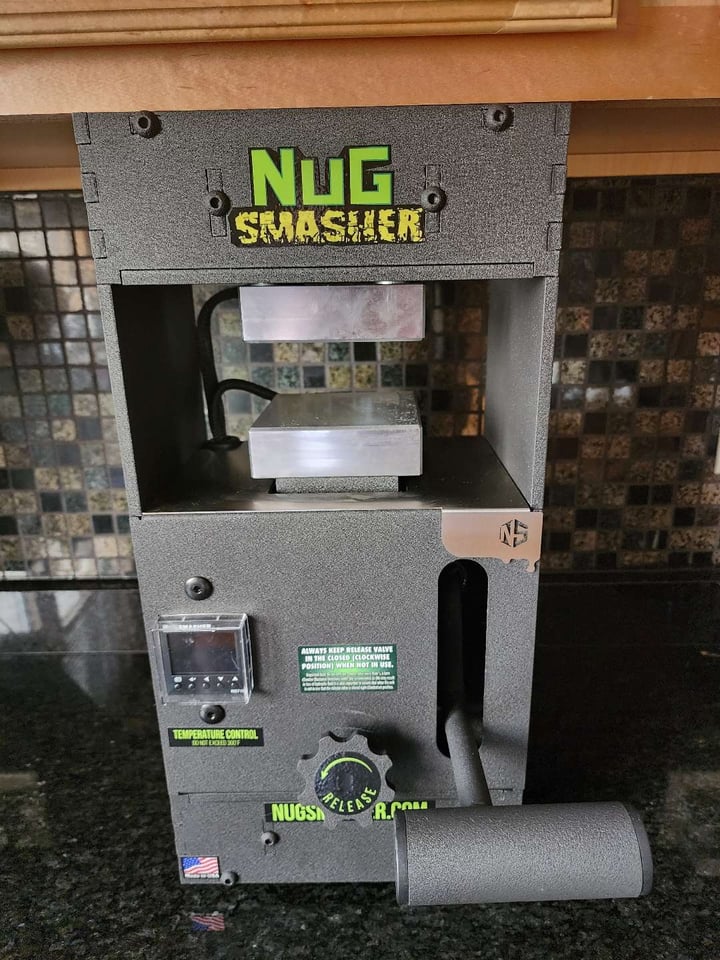 Nug Smasher OG 12 Ton Personal Rosin Press (like new condition) Image