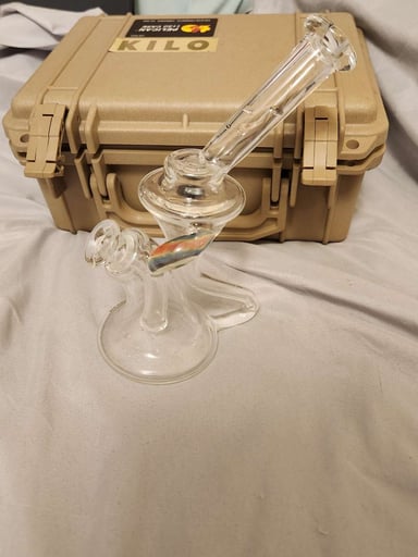 Preview pic of Kilo Glass Recycler (matching cane on mini tube)