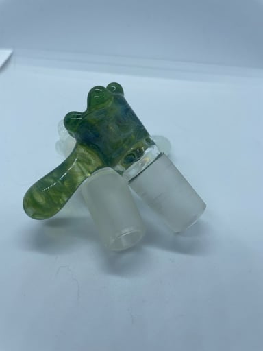 Preview pic of Green handblown 4 hole bowlpiece, 18mm
