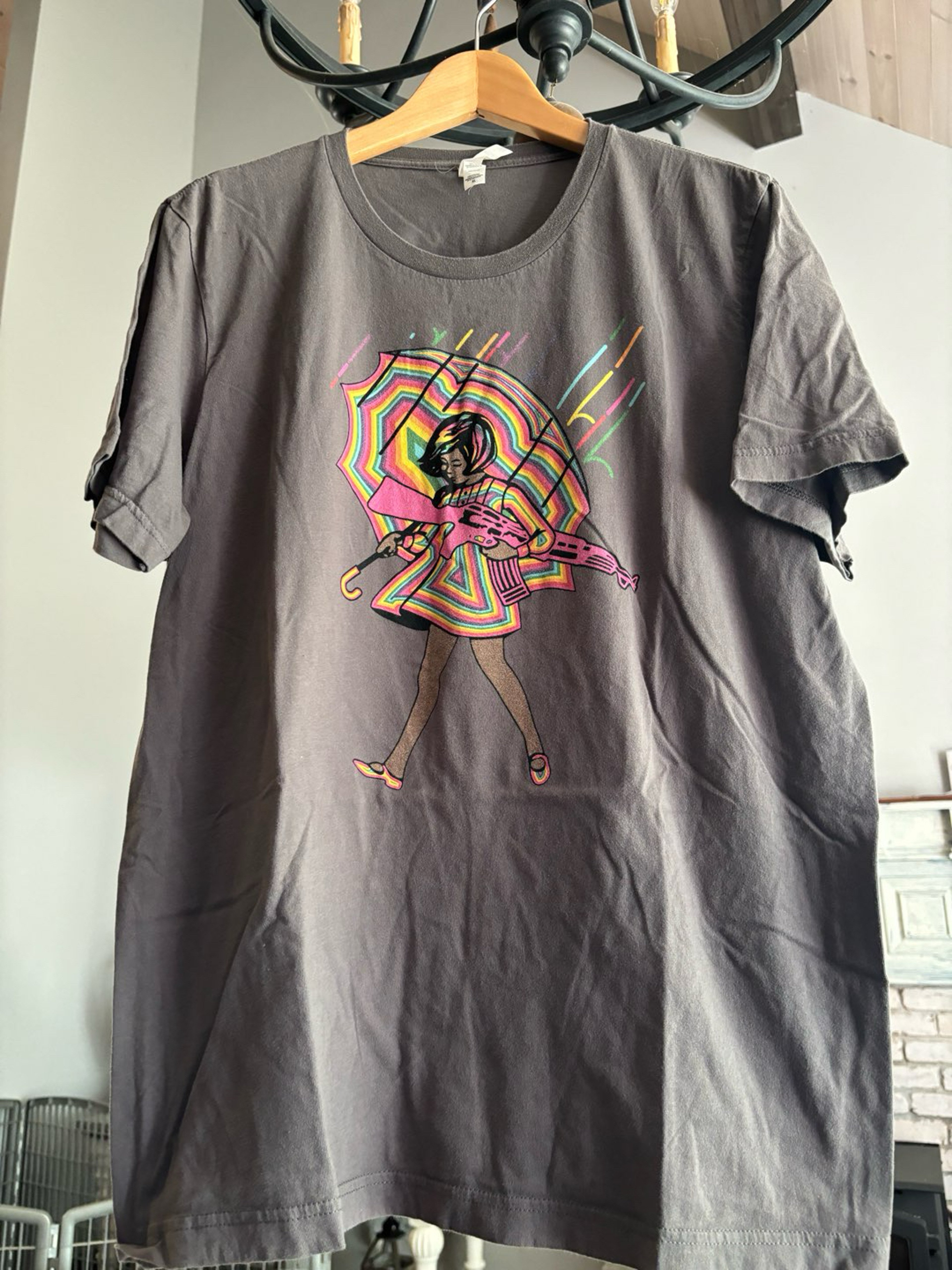 Preview pic of Slinger assault girl rainbow tee sz XL