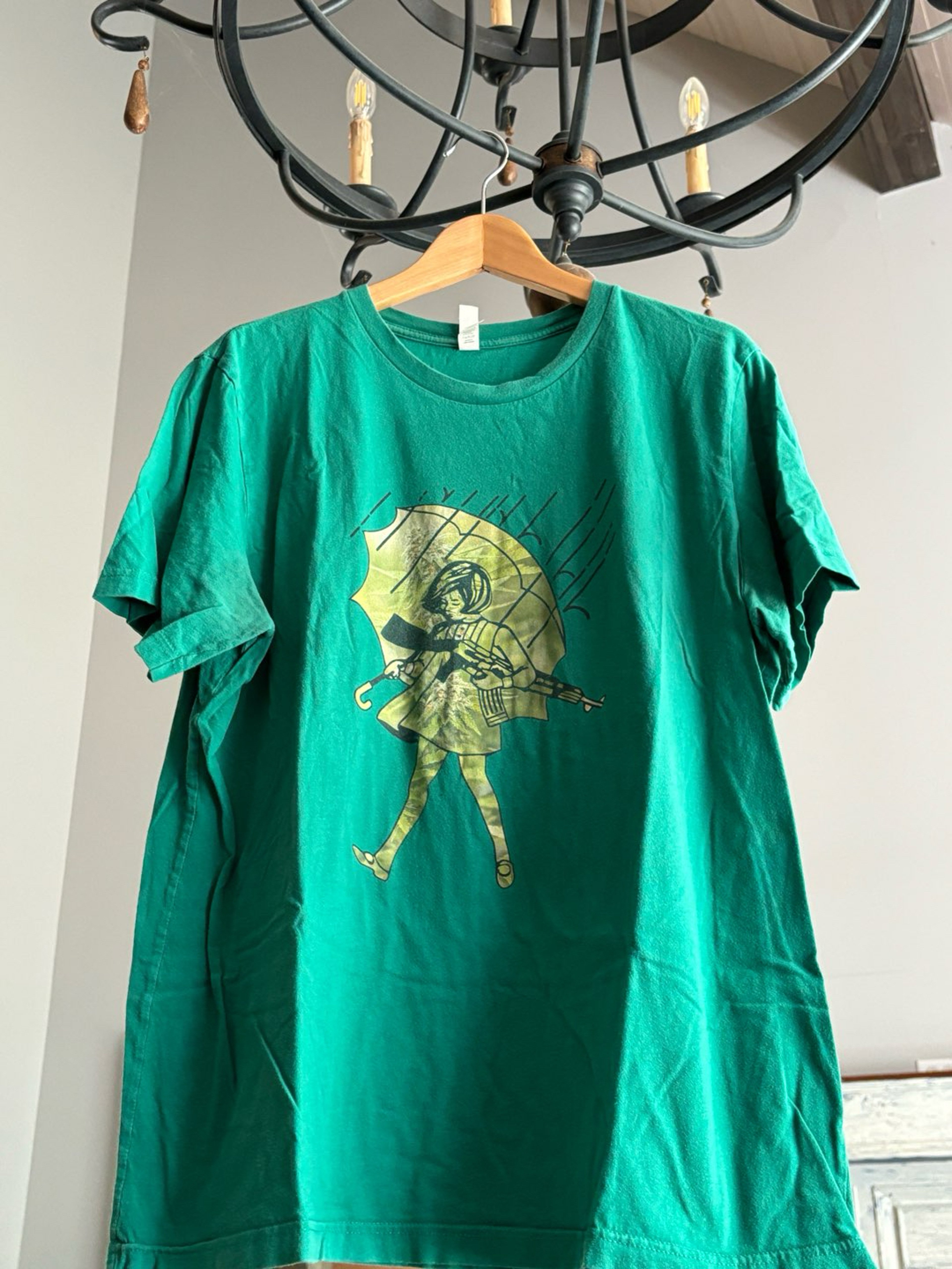 Preview pic of Slinger assault girl pot print size xl green tee used