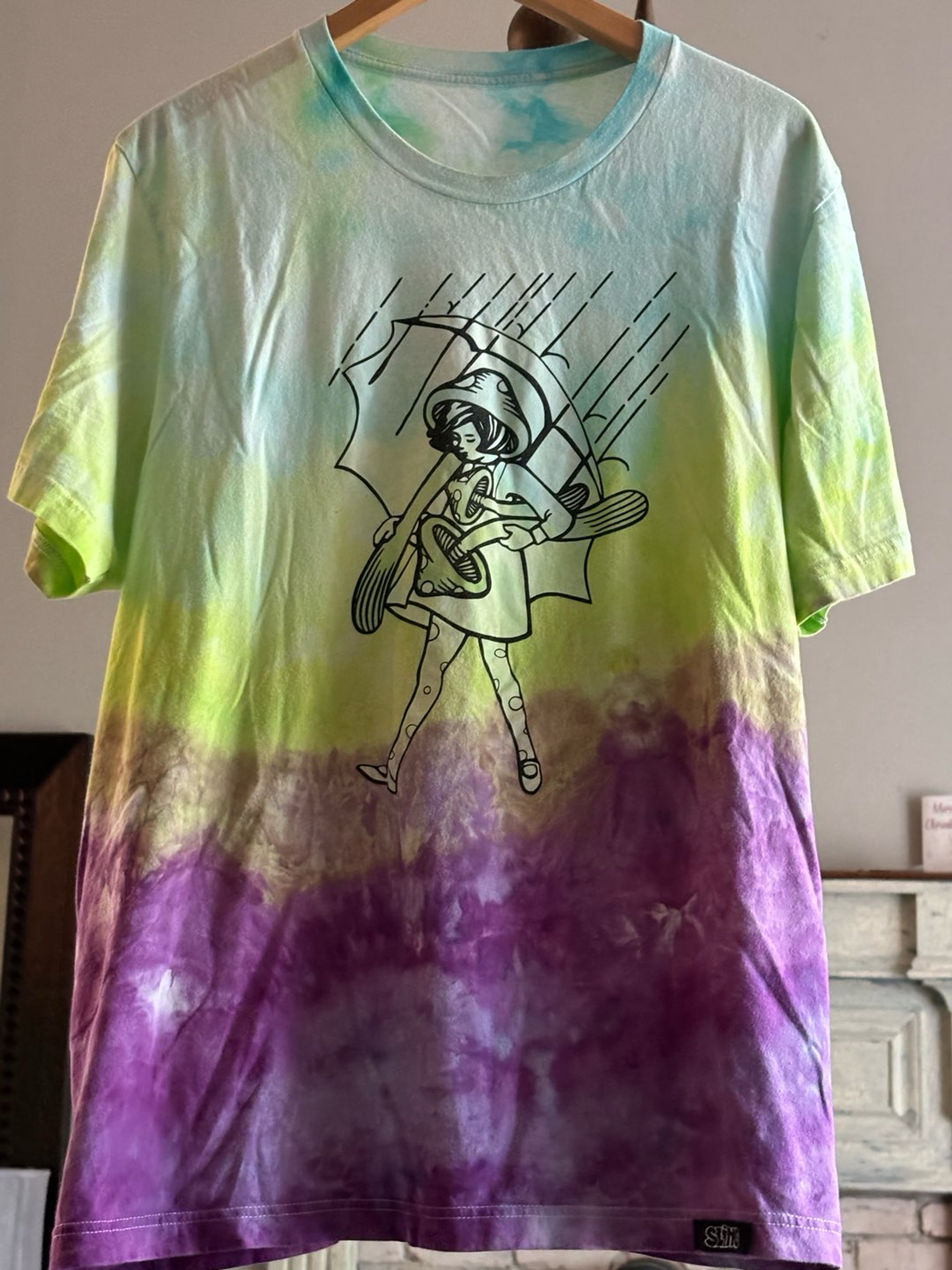 Preview pic of 1 of 1 slinger dyed mushroom assault girl tee size L