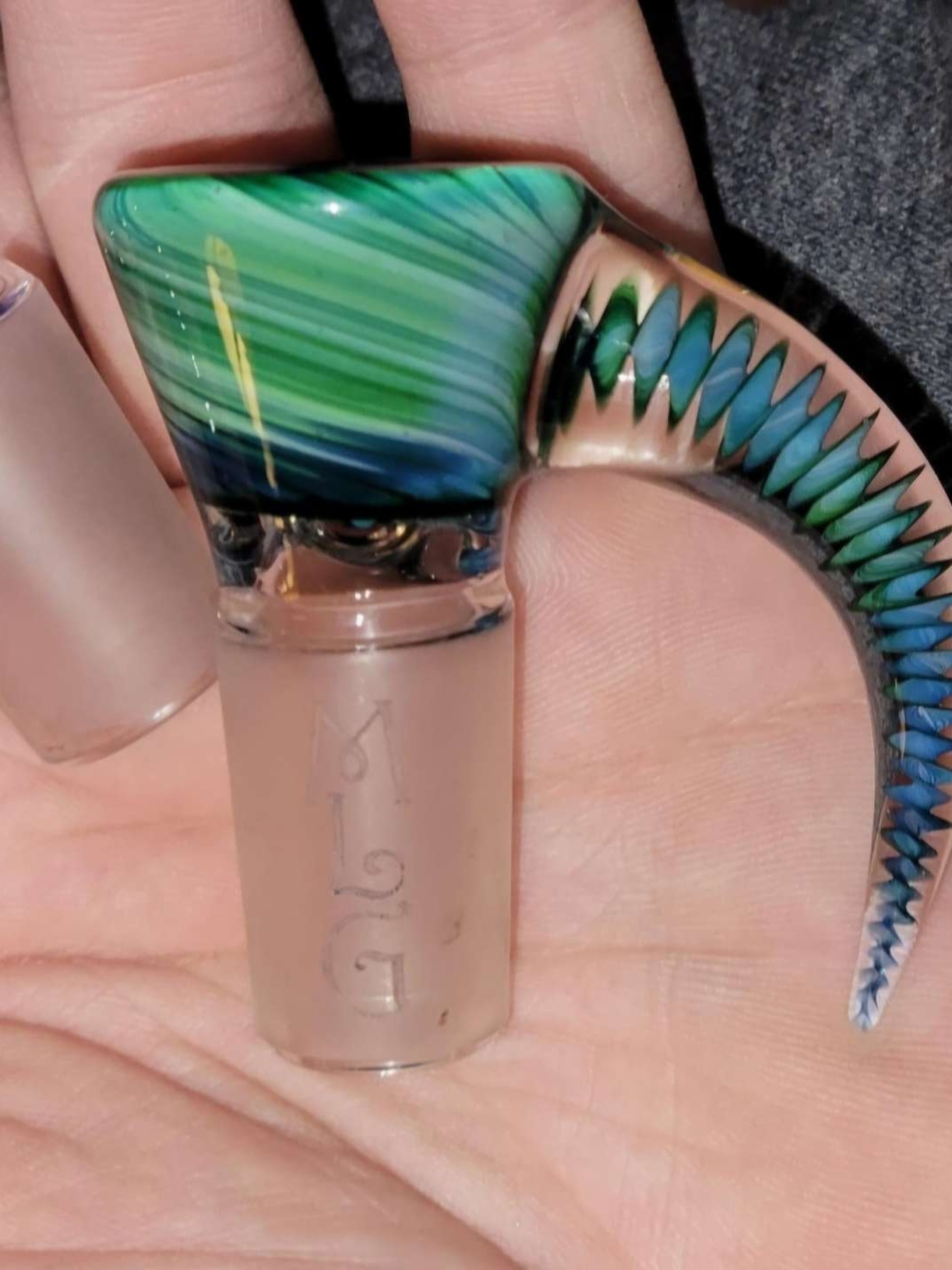 Preview pic of Magic lamp glassworks 18mm slide