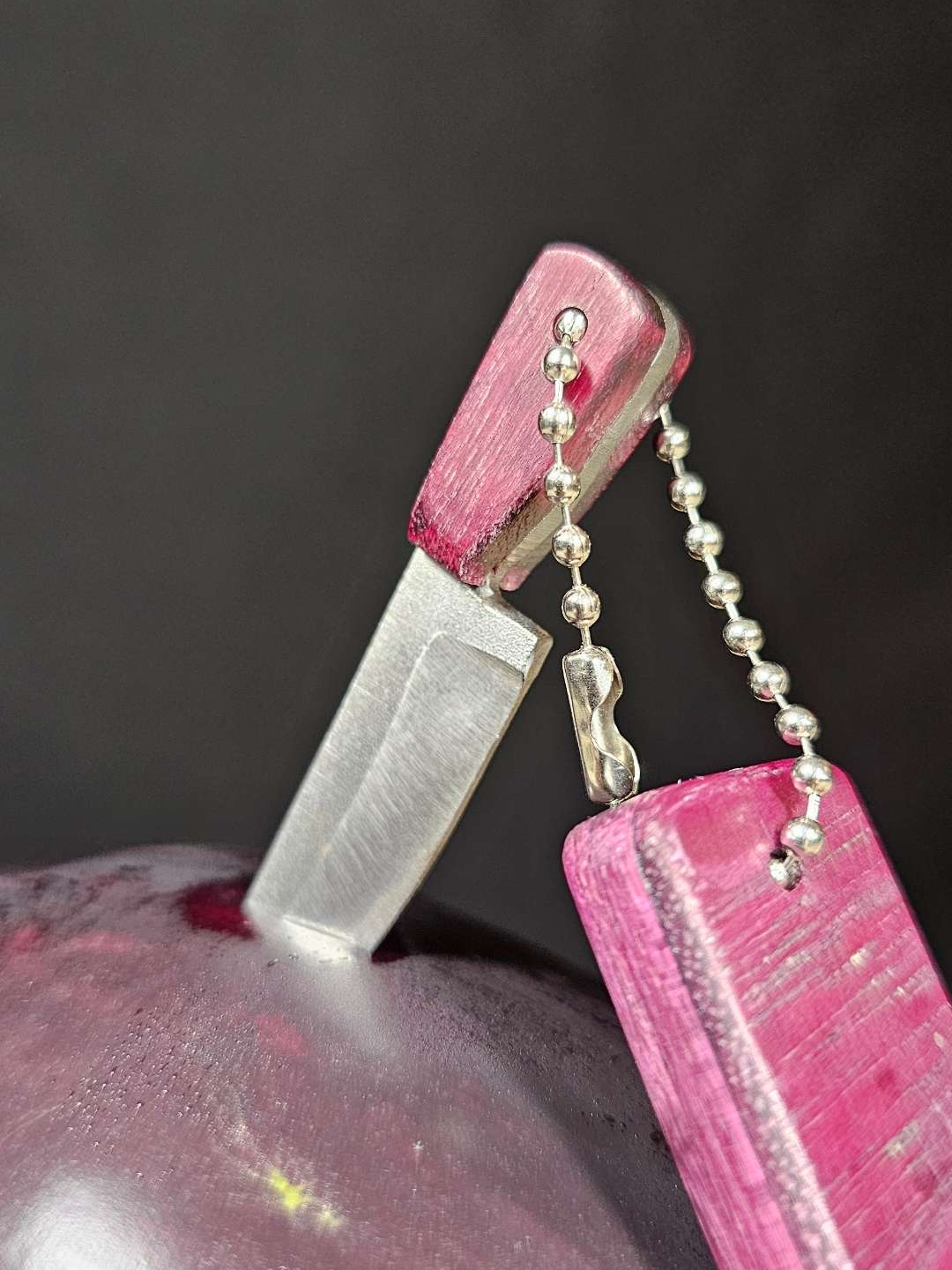 Preview pic of Mini chef knife dabber/keychain