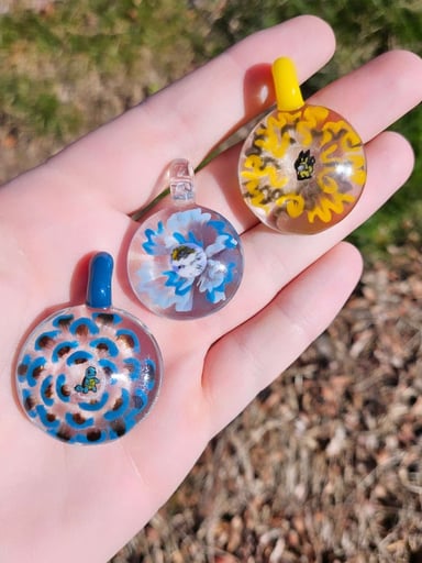 Preview pic of Milli pendys