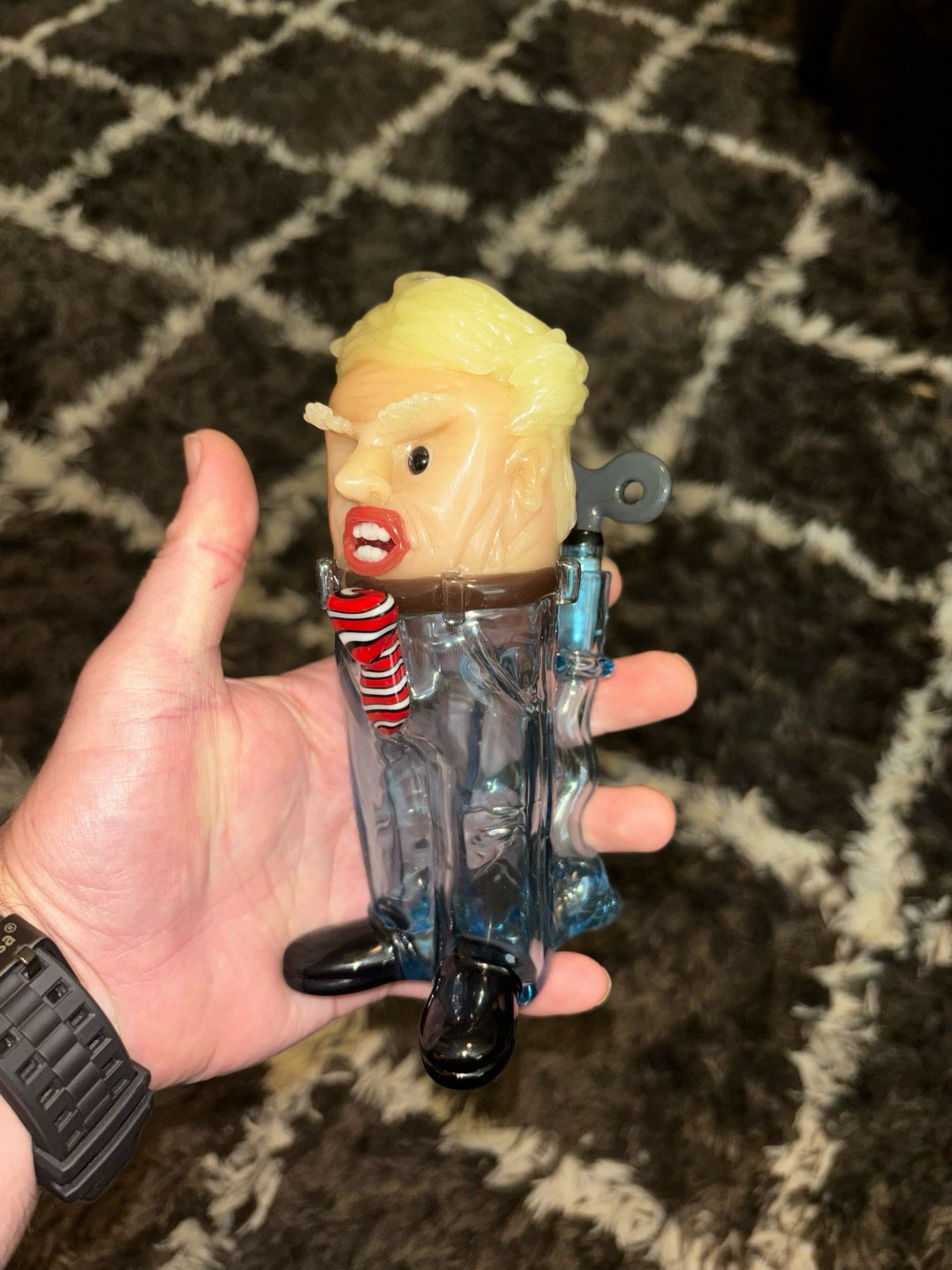 Preview pic of Ouchkick Trump bobby