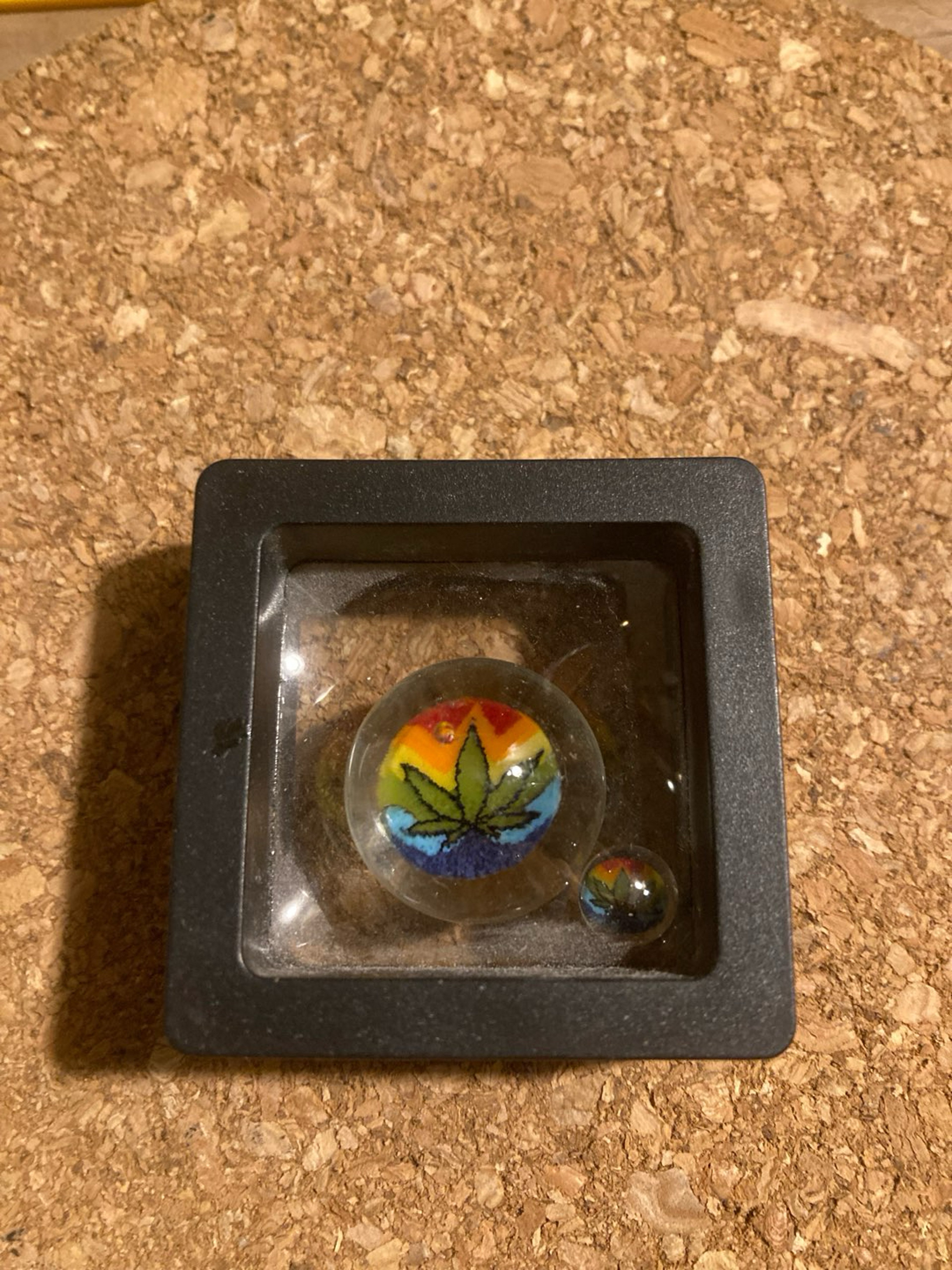 Preview pic of Ferri Glass Rainbow Leaf Marble & Pearl