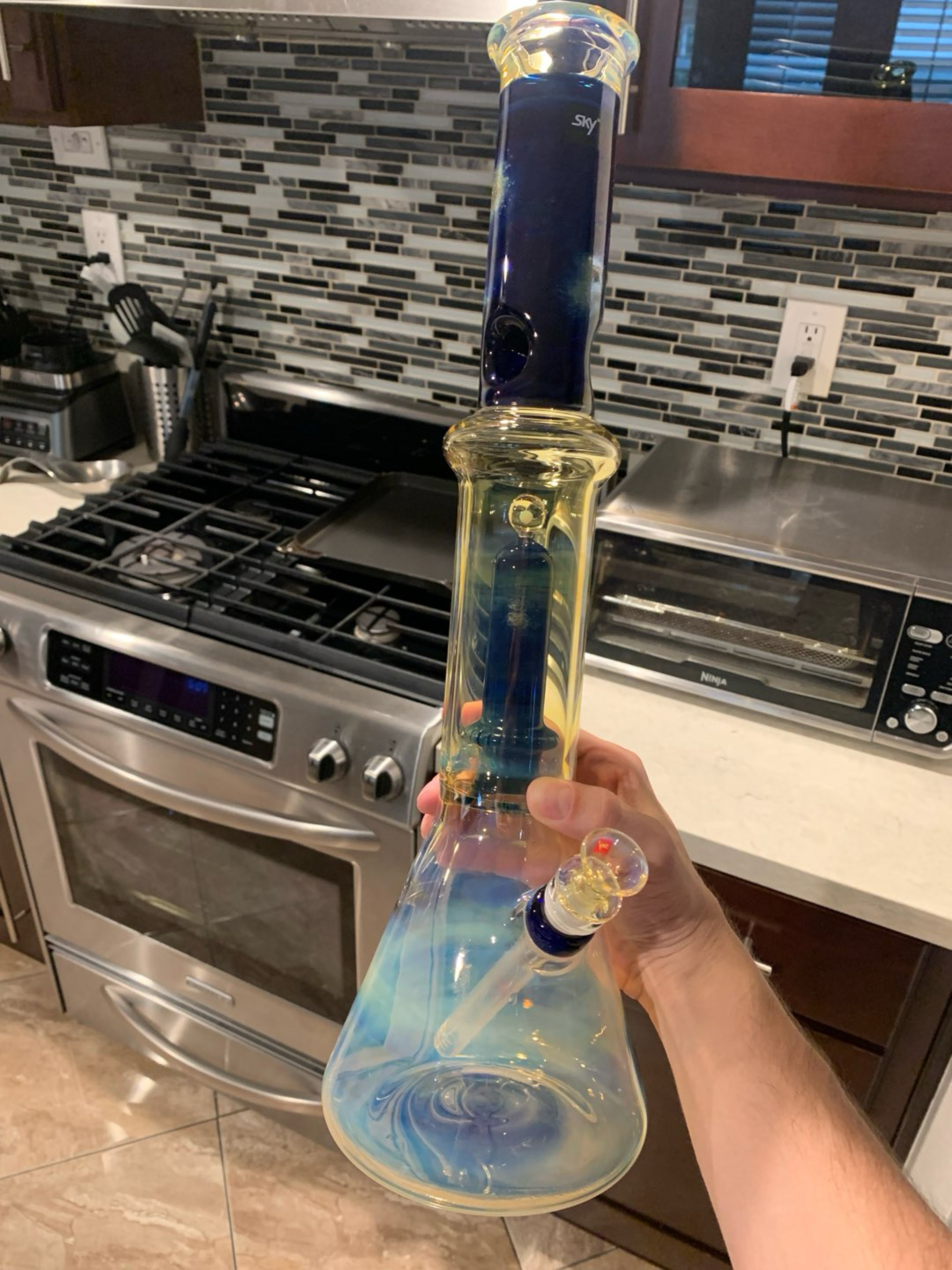Preview pic of Sky Glass showerhead beaker