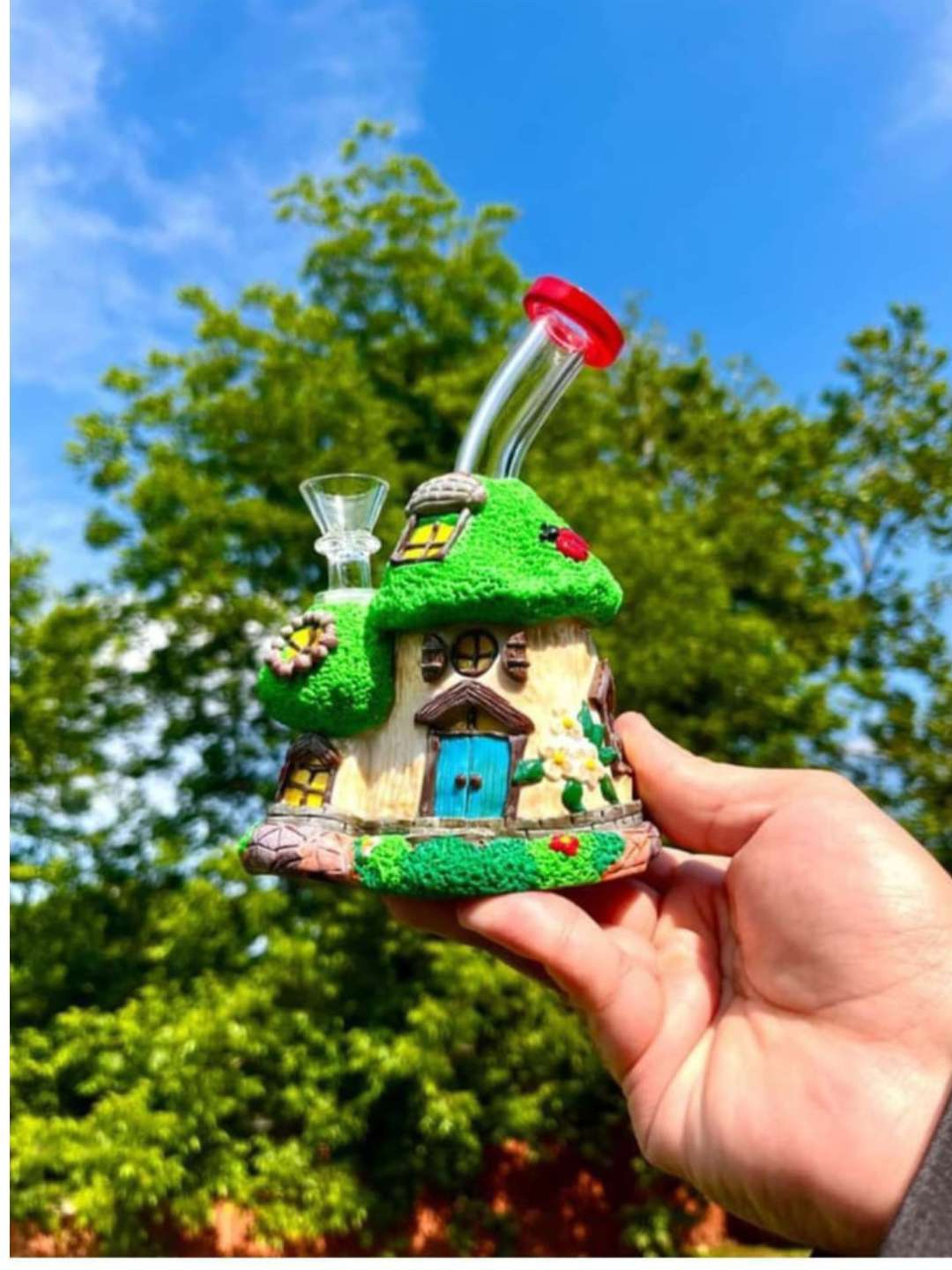 Preview pic of Mario Green House Ceramic Glass Recycler Rig