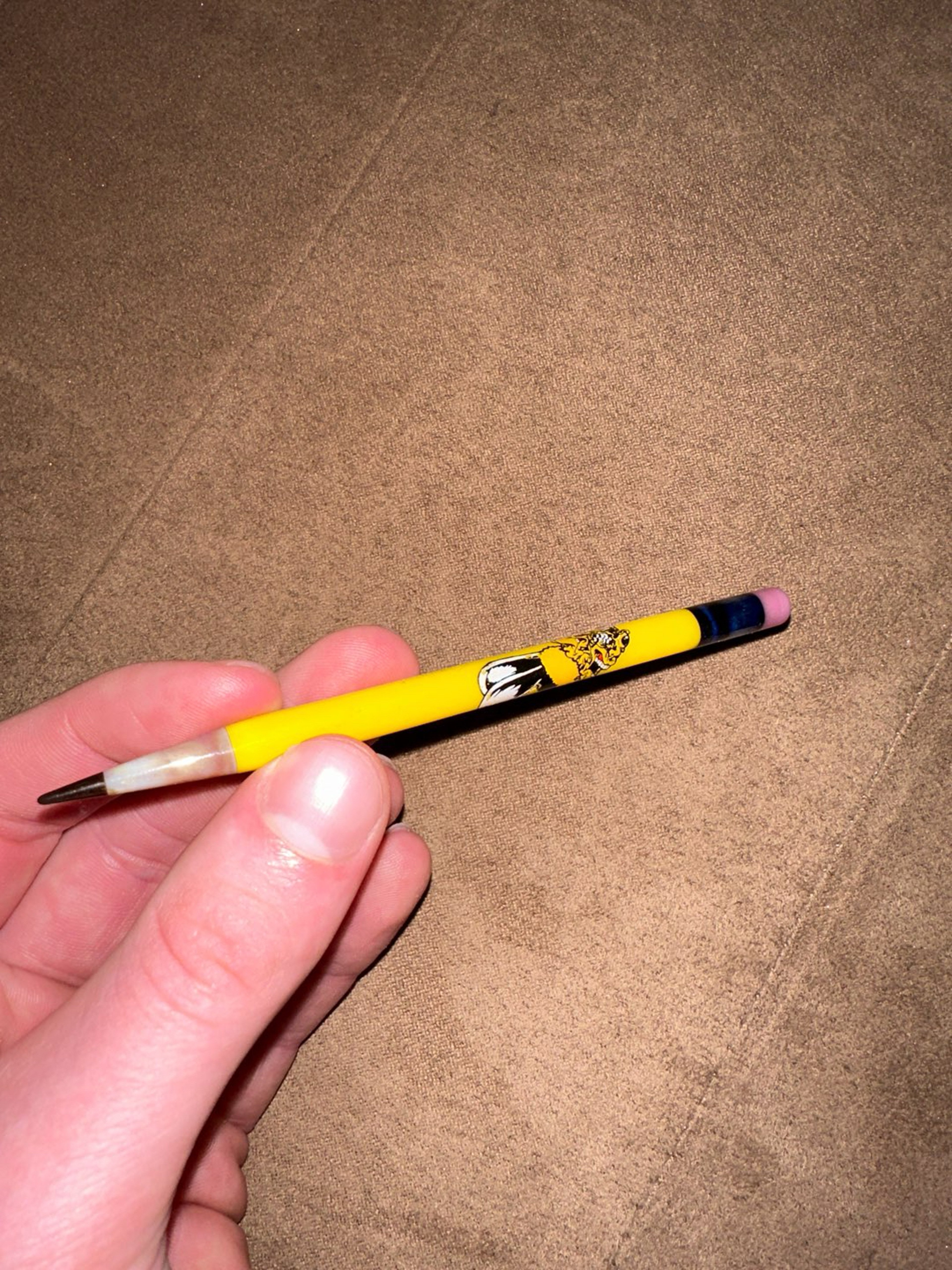 Preview pic of Sherbet Glass x Aaron Brooks shatter bee glass pencil dabber