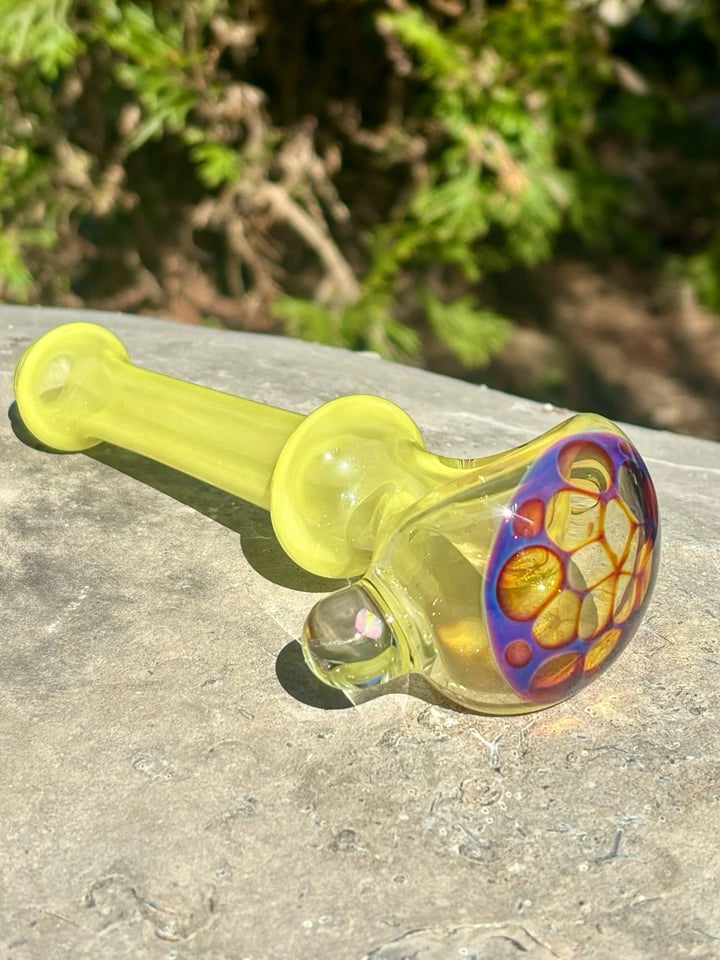 Opal honeycomb pipe