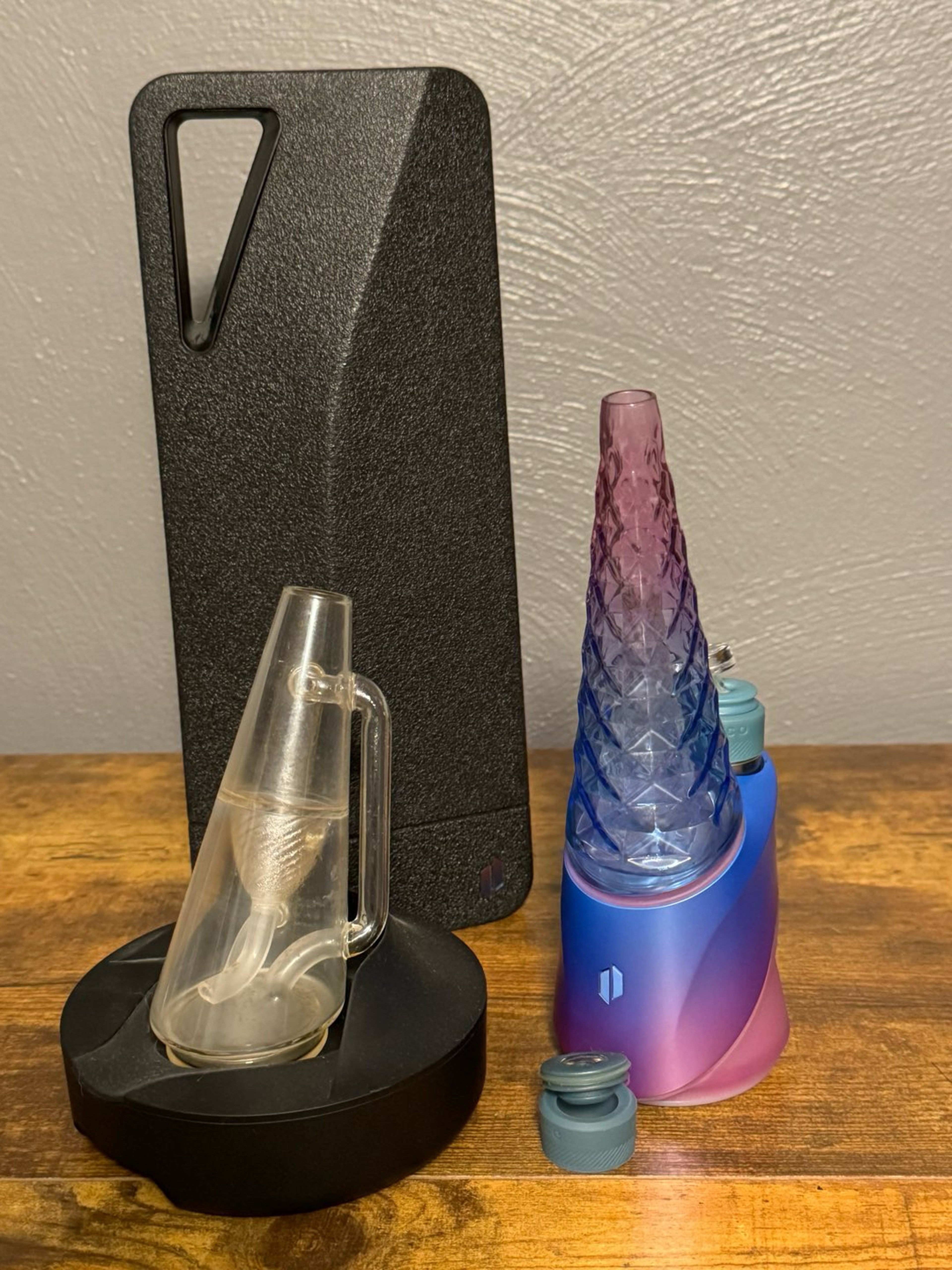 Preview pic of BROKEN Puffco Indiglow Bundle