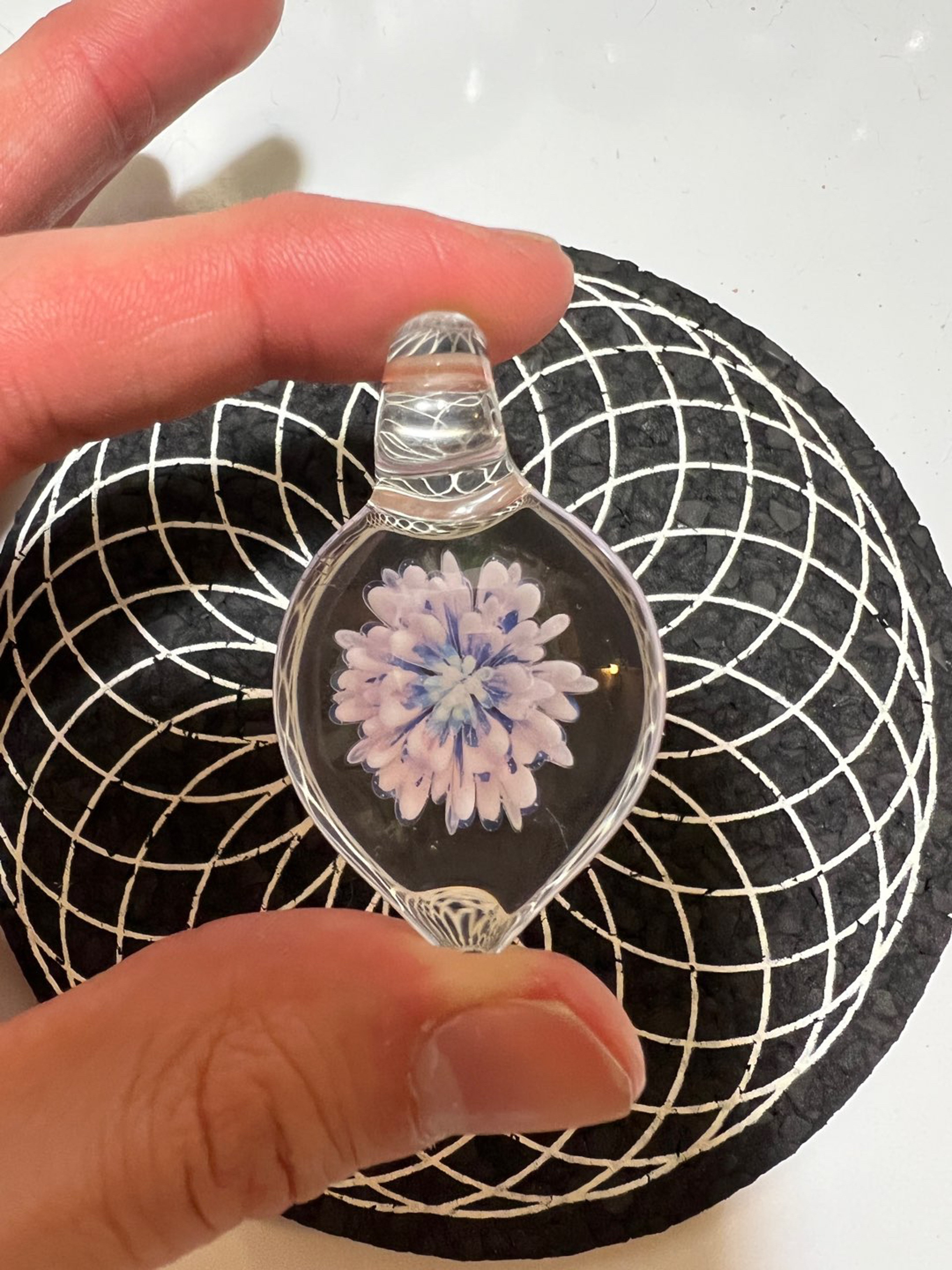 Preview pic of Beak Glass Flower Pendant