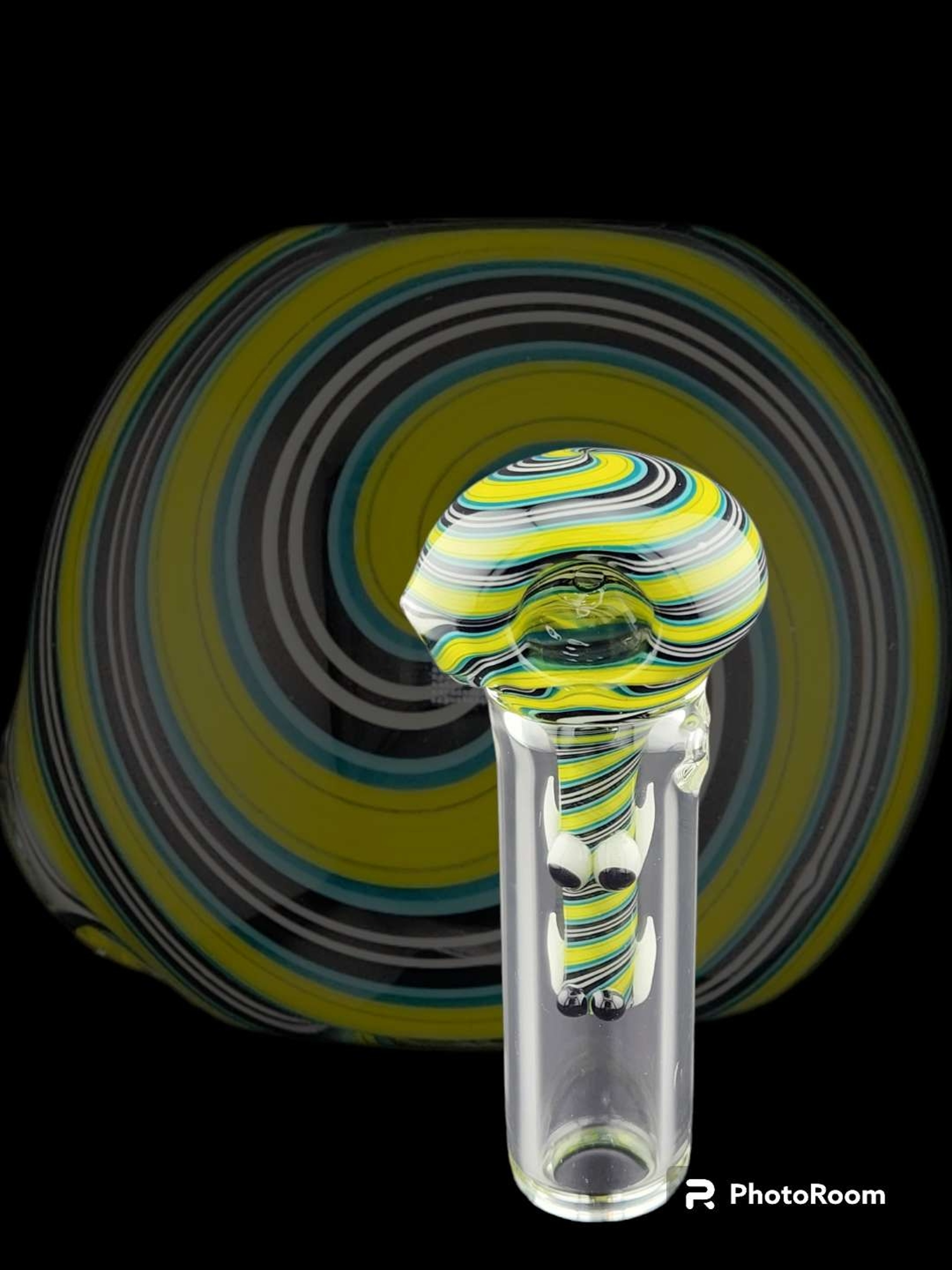 Preview pic of Gus glass dragon pipe