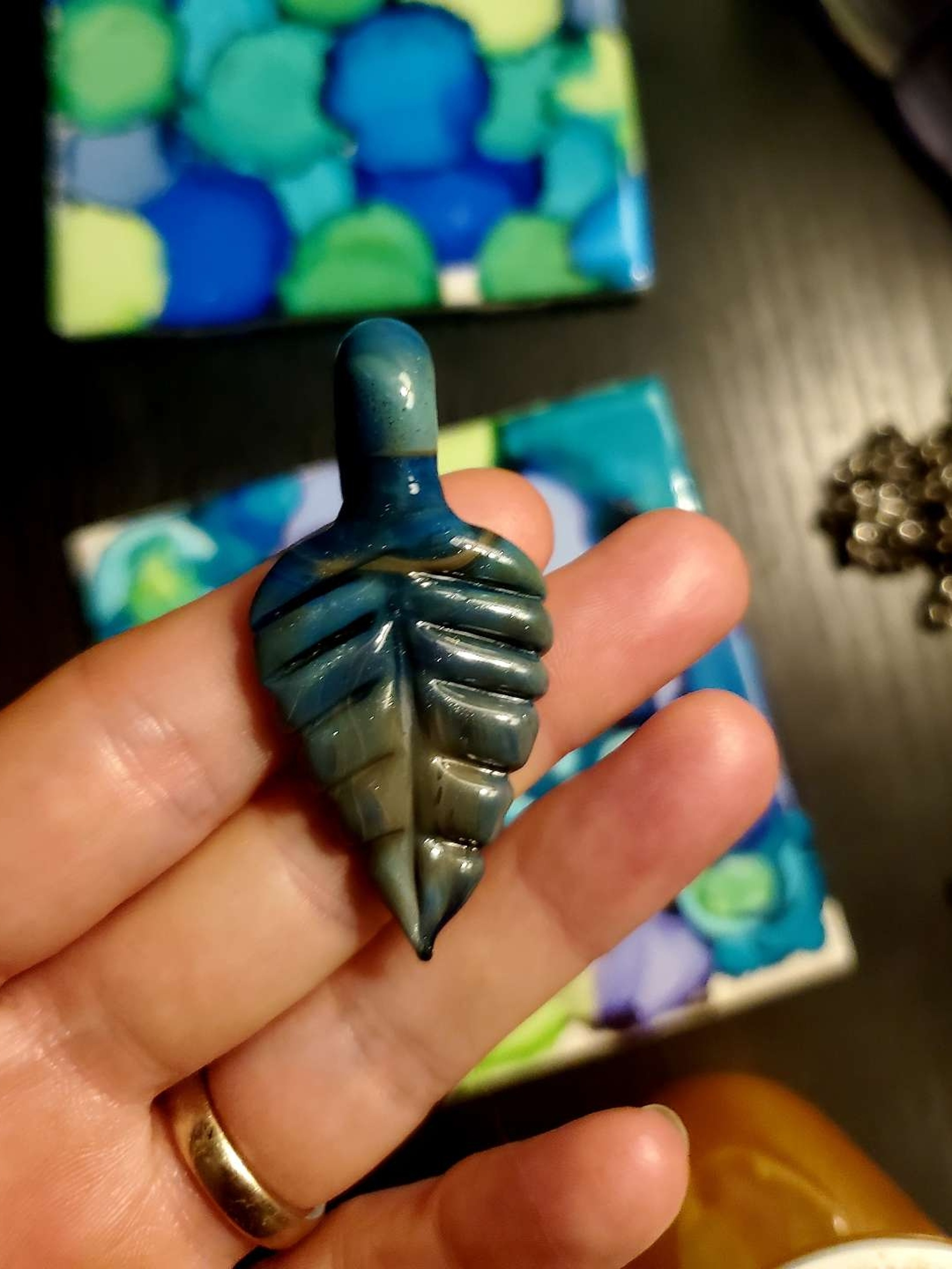 Preview pic of Silver Unobtanium Leaf Pendant